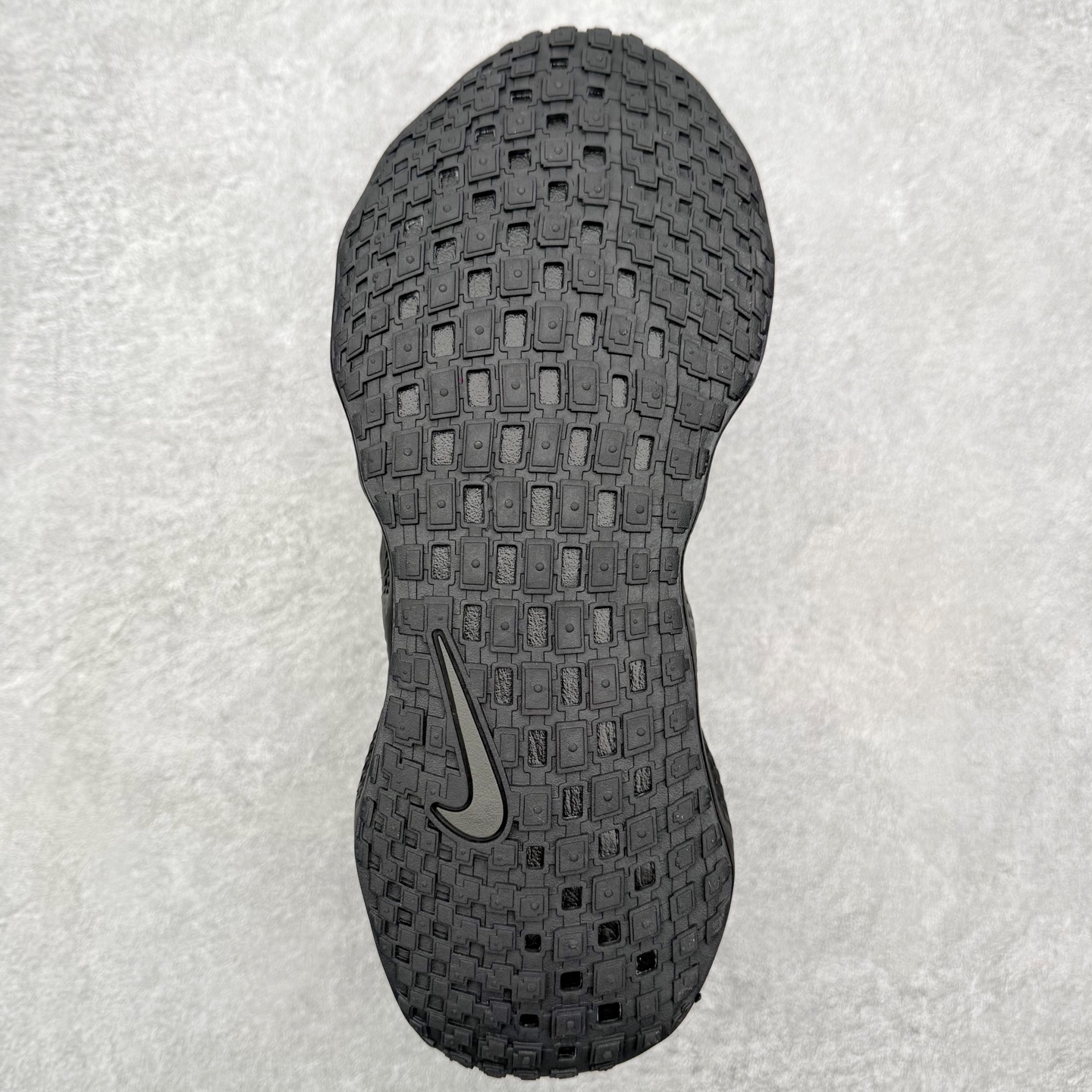 图片[9]-HYEIN SEO x NK Ava Rover 百搭舒适耐磨低帮跑步鞋 男女同款 流线型轮廓，通过轻薄物料鞋面结合 TPU 网格状支撑示人，增厚的中底材质选用 ReactX 加持，华夫外底收尾。鞋垫与后跟鞋提，克制点缀 Hyein Seo 字样。鞋垫与鞋提则采用菱形格纹的变化元素呈现。实拍调校N版已经零色差零失真 百分百还原实物色彩所见即所得 不存在货不对板色差等低级问题 选购参考实物拍摄 不混卖不参货 只用心做好货严格选品 承诺混一赔十 尺码：36 36.5 37.5 38 38.5 39 40 40.5 41 42 42.5 43 44 44.5 45-选品中心