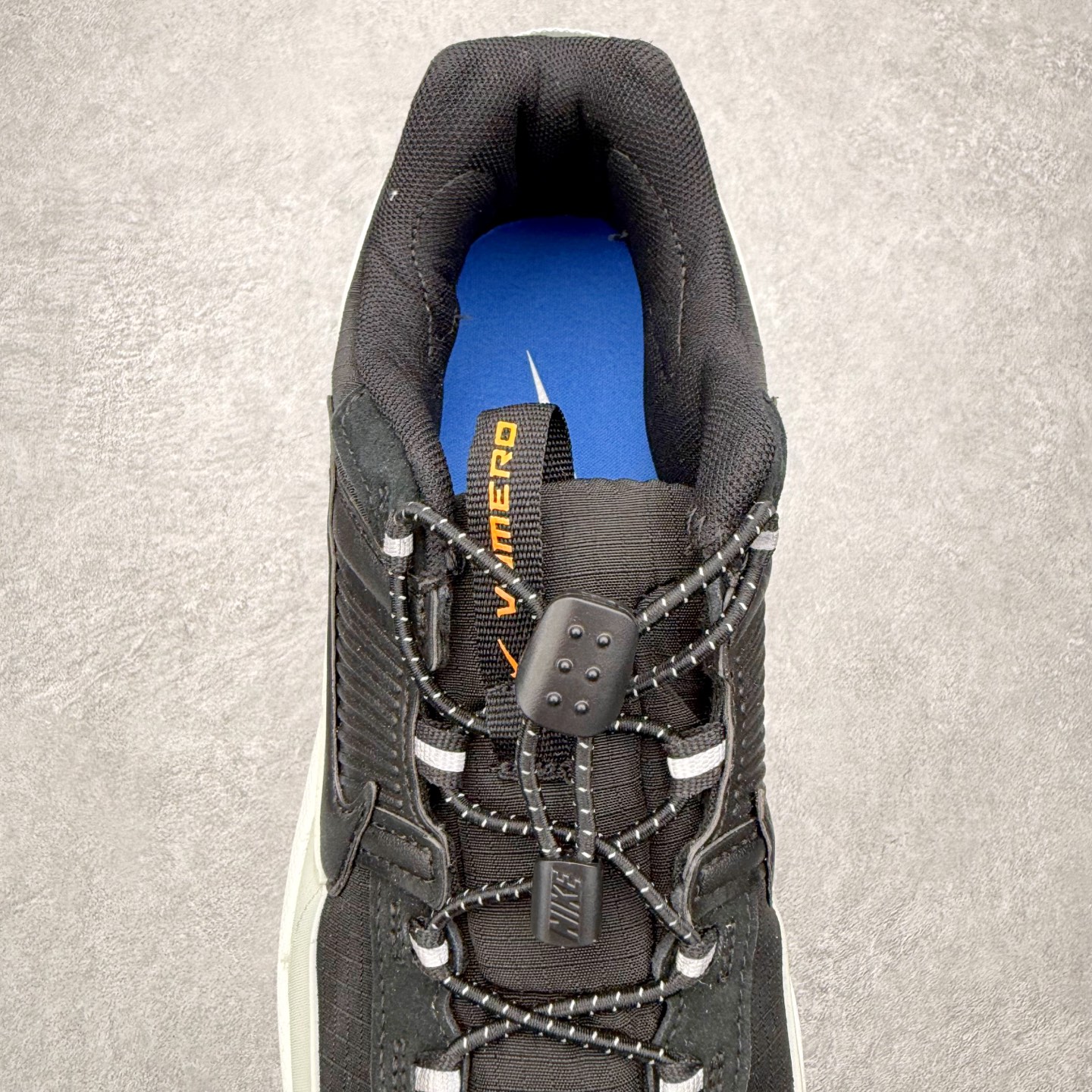 图片[5]-NK Zoom Vomero 5 Roam 佛莫罗5代徒步版系列经典复古增高厚底休闲运动慢跑鞋 HQ2181-004 Vomero Roam「漫游鞋」舒适性典范 工学拒水鞋面+ Air Zoom缓震配置无惧雨水 不受天气左右 助你灵活迈步 再加上厚实衬里和橡胶挡泥片 有效御寒不厚重 雨天照样利落出街 中性色调搭配简洁织物 打造百搭属性低调出街or高调亮相 都看你的男女同款不同色 轻松get多元风格 尺码：36 36.5 37.5 38 38.5 39 40 40.5 41 42 42.5 43 44 44.5 45-选品中心