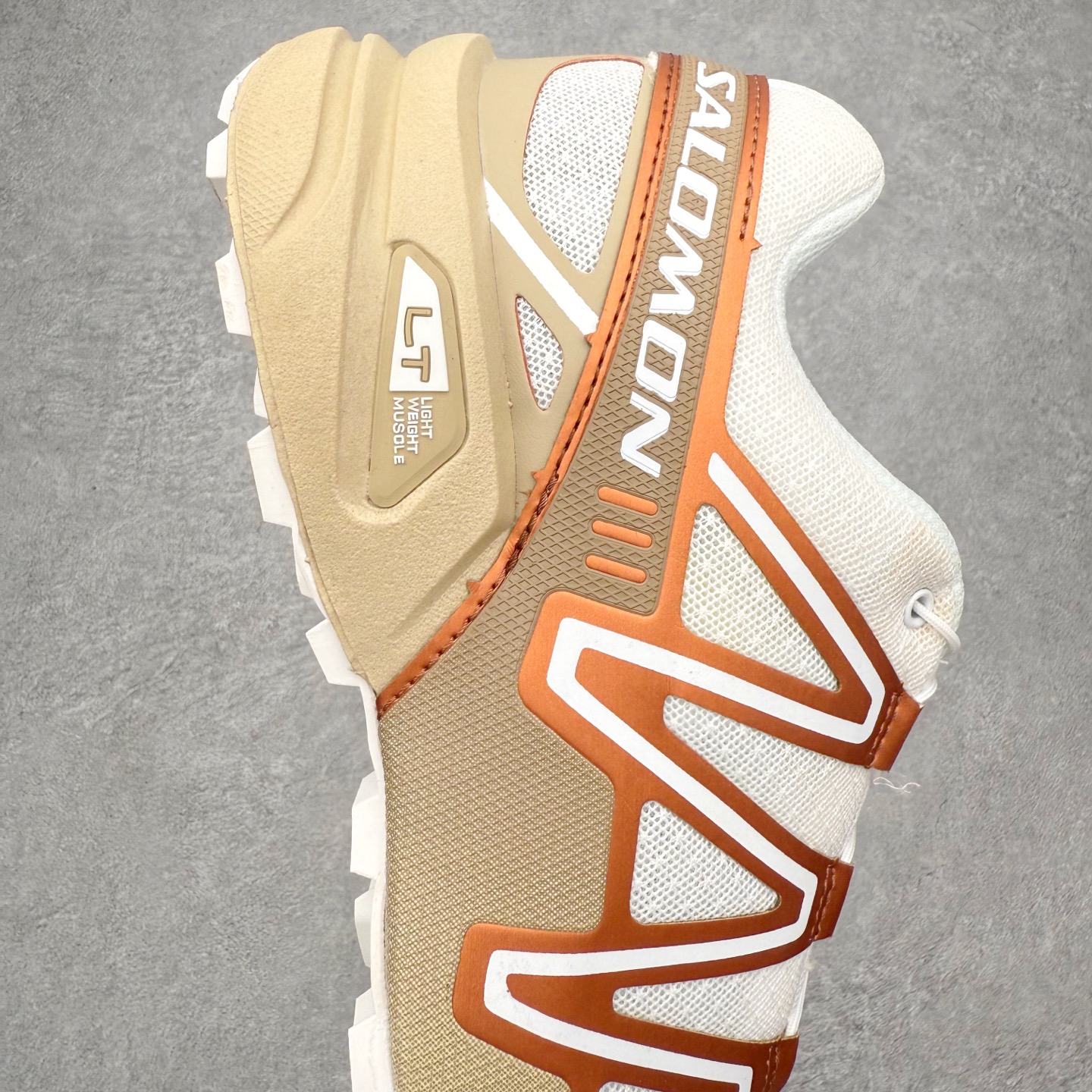 图片[9]-SALOMON 萨洛蒙 Speedcross 3 舒适轻盈减震包裹性支撑耐磨轻便低帮生活休闲鞋 男女同款 SALOMON诞生于1947年的法国阿尔卑斯山区，全球知名的户外运动品牌。一直致力于推动滑雪、越野跑等山地运动的发展及产品的进步。其产品设计致力于追求创新和发掘产品的性能极限，帮助喜欢自由的人在山地间不断挑战自我。实拍调校N版已经零色差零失真 百分百还原实物色彩所见即所得 不存在货不对板色差等低级问题 选购参考实物拍摄 不混卖不参货 只用心做好货严格选品 承诺混一赔十 尺码：36 36.5 37.5 38 38.5 39 40 40.5 41 42 42.5 43 44 44.5 45-选品中心