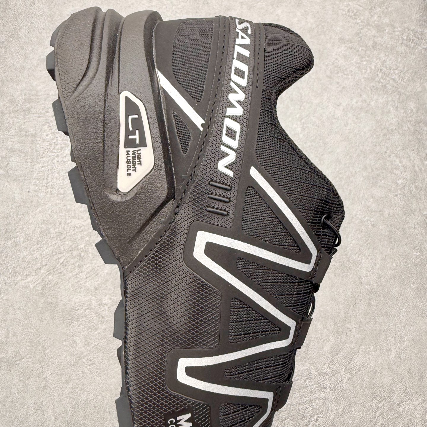 图片[6]-SALOMON 萨洛蒙 Speedcross 3 舒适轻盈减震包裹性支撑耐磨轻便低帮生活休闲鞋 男女同款 SALOMON诞生于1947年的法国阿尔卑斯山区，全球知名的户外运动品牌。一直致力于推动滑雪、越野跑等山地运动的发展及产品的进步。其产品设计致力于追求创新和发掘产品的性能极限，帮助喜欢自由的人在山地间不断挑战自我。实拍调校N版已经零色差零失真 百分百还原实物色彩所见即所得 不存在货不对板色差等低级问题 选购参考实物拍摄 不混卖不参货 只用心做好货严格选品 承诺混一赔十 尺码：36 36.5 37.5 38 38.5 39 40 40.5 41 42 42.5 43 44 44.5 45-选品中心