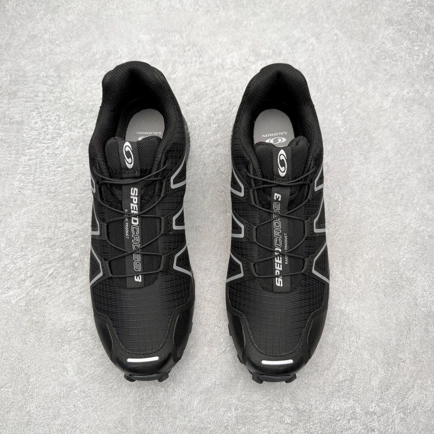 图片[2]-SALOMON 萨洛蒙 Speedcross 3 舒适轻盈减震包裹性支撑耐磨轻便低帮生活休闲鞋 男女同款 SALOMON诞生于1947年的法国阿尔卑斯山区，全球知名的户外运动品牌。一直致力于推动滑雪、越野跑等山地运动的发展及产品的进步。其产品设计致力于追求创新和发掘产品的性能极限，帮助喜欢自由的人在山地间不断挑战自我。实拍调校N版已经零色差零失真 百分百还原实物色彩所见即所得 不存在货不对板色差等低级问题 选购参考实物拍摄 不混卖不参货 只用心做好货严格选品 承诺混一赔十 尺码：36 36.5 37.5 38 38.5 39 40 40.5 41 42 42.5 43 44 44.5 45-选品中心