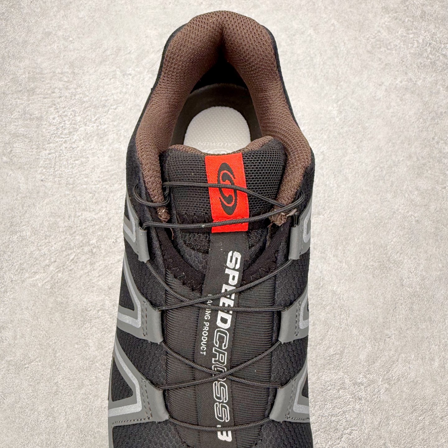 图片[5]-SALOMON 萨洛蒙 Speedcross 3 舒适轻盈减震包裹性支撑耐磨轻便低帮生活休闲鞋 男女同款 SALOMON诞生于1947年的法国阿尔卑斯山区，全球知名的户外运动品牌。一直致力于推动滑雪、越野跑等山地运动的发展及产品的进步。其产品设计致力于追求创新和发掘产品的性能极限，帮助喜欢自由的人在山地间不断挑战自我。实拍调校N版已经零色差零失真 百分百还原实物色彩所见即所得 不存在货不对板色差等低级问题 选购参考实物拍摄 不混卖不参货 只用心做好货严格选品 承诺混一赔十 尺码：36 36.5 37.5 38 38.5 39 40 40.5 41 42 42.5 43 44 44.5 45-选品中心