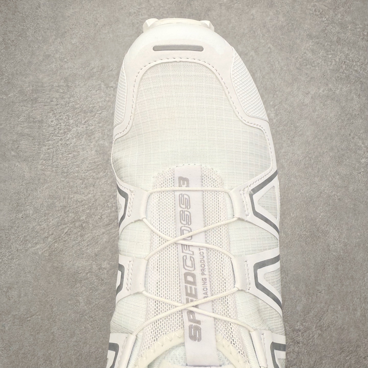 图片[4]-SALOMON 萨洛蒙 Speedcross 3 舒适轻盈减震包裹性支撑耐磨轻便低帮生活休闲鞋 男女同款 SALOMON诞生于1947年的法国阿尔卑斯山区，全球知名的户外运动品牌。一直致力于推动滑雪、越野跑等山地运动的发展及产品的进步。其产品设计致力于追求创新和发掘产品的性能极限，帮助喜欢自由的人在山地间不断挑战自我。实拍调校N版已经零色差零失真 百分百还原实物色彩所见即所得 不存在货不对板色差等低级问题 选购参考实物拍摄 不混卖不参货 只用心做好货严格选品 承诺混一赔十 尺码：36 36.5 37.5 38 38.5 39 40 40.5 41 42 42.5 43 44 44.5 45-选品中心