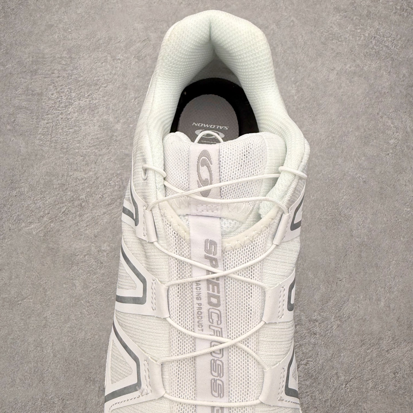 图片[5]-SALOMON 萨洛蒙 Speedcross 3 舒适轻盈减震包裹性支撑耐磨轻便低帮生活休闲鞋 男女同款 SALOMON诞生于1947年的法国阿尔卑斯山区，全球知名的户外运动品牌。一直致力于推动滑雪、越野跑等山地运动的发展及产品的进步。其产品设计致力于追求创新和发掘产品的性能极限，帮助喜欢自由的人在山地间不断挑战自我。实拍调校N版已经零色差零失真 百分百还原实物色彩所见即所得 不存在货不对板色差等低级问题 选购参考实物拍摄 不混卖不参货 只用心做好货严格选品 承诺混一赔十 尺码：36 36.5 37.5 38 38.5 39 40 40.5 41 42 42.5 43 44 44.5 45-选品中心