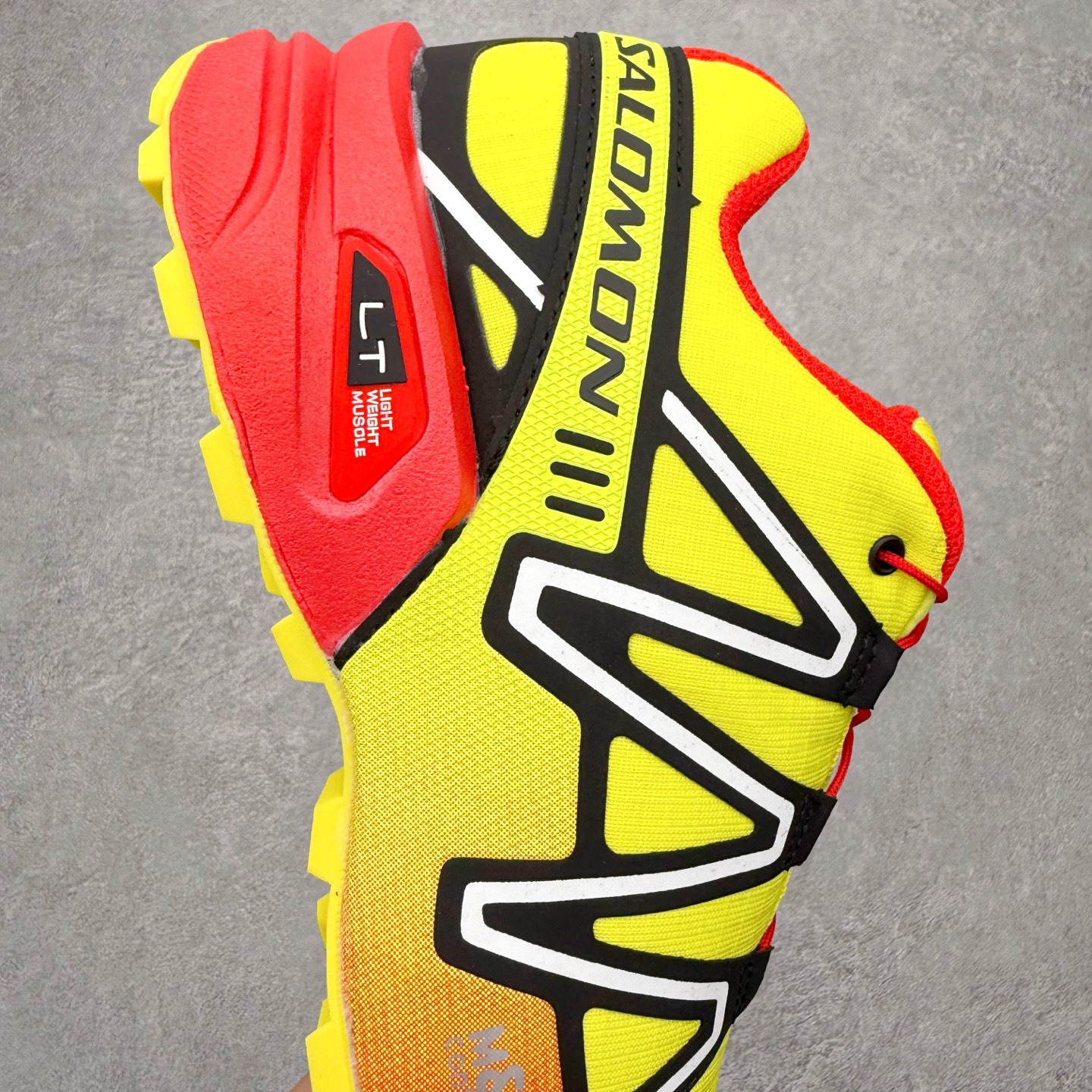 图片[6]-SALOMON 萨洛蒙 Speedcross 3 舒适轻盈减震包裹性支撑耐磨轻便低帮生活休闲鞋 男女同款 SALOMON诞生于1947年的法国阿尔卑斯山区，全球知名的户外运动品牌。一直致力于推动滑雪、越野跑等山地运动的发展及产品的进步。其产品设计致力于追求创新和发掘产品的性能极限，帮助喜欢自由的人在山地间不断挑战自我。实拍调校N版已经零色差零失真 百分百还原实物色彩所见即所得 不存在货不对板色差等低级问题 选购参考实物拍摄 不混卖不参货 只用心做好货严格选品 承诺混一赔十 尺码：36 36.5 37.5 38 38.5 39 40 40.5 41 42 42.5 43 44 44.5 45-选品中心