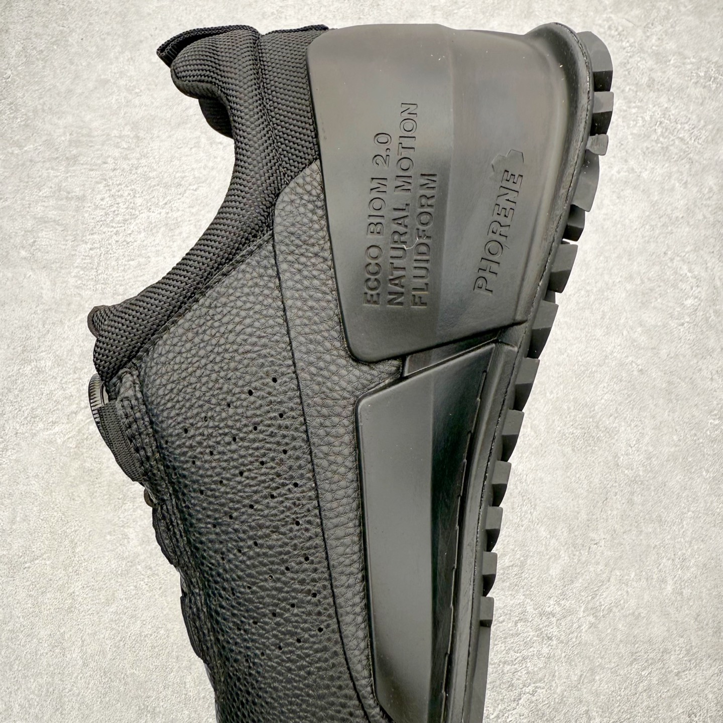 图片[7]-ECCO爱步男款跑步鞋 防滑缓震透气运动鞋健步BIOM2.1越野系列 品质牛皮革鞋面，轻盈柔韧 具有良好的透气性 PHORENE中底 提供出色的能量回弹，即使在低温环境下依然保持弹力和柔软度 BIOM自然律动科技，符合人体工学鞋楦 贴近足部天然形态 橡胶大底，抓地力强，具有良好的耐磨性 创新鞋钉，提供抓地力多方位牵引力与稳定性能 尺码：39 40 41 42 43 44 （正常码）-选品中心