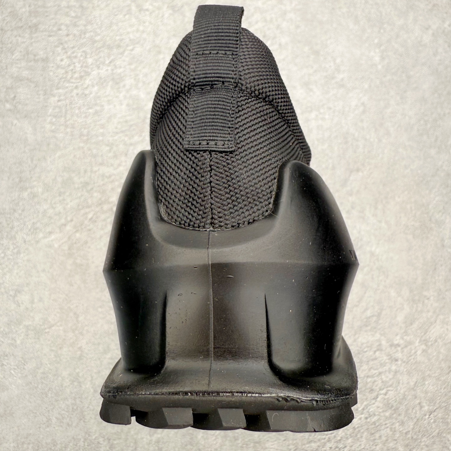 图片[8]-ECCO爱步男款跑步鞋 防滑缓震透气运动鞋健步BIOM2.1越野系列 品质牛皮革鞋面，轻盈柔韧 具有良好的透气性 PHORENE中底 提供出色的能量回弹，即使在低温环境下依然保持弹力和柔软度 BIOM自然律动科技，符合人体工学鞋楦 贴近足部天然形态 橡胶大底，抓地力强，具有良好的耐磨性 创新鞋钉，提供抓地力多方位牵引力与稳定性能 尺码：39 40 41 42 43 44 （正常码）-选品中心