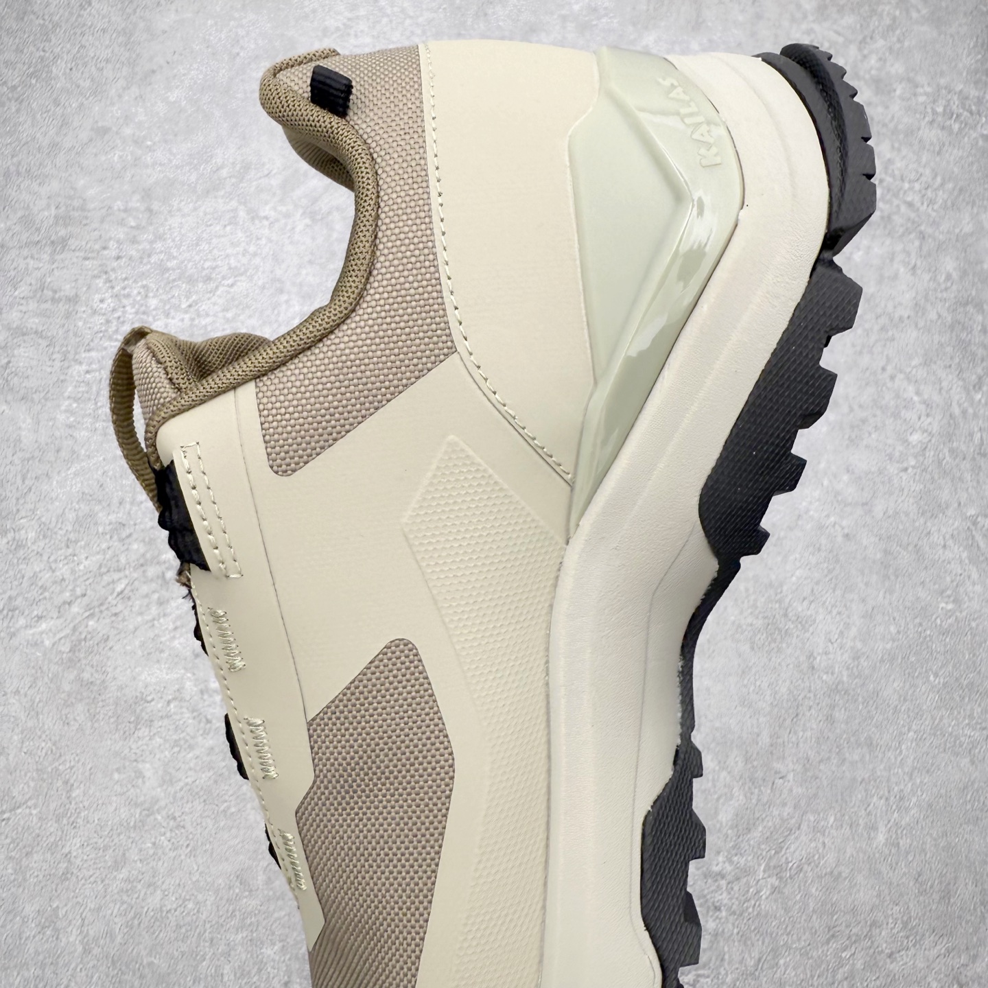 图片[7]-＃K版 KAILAS 凯乐石 界山户外运动舒适时尚防滑透气低帮登山徒步鞋 KAILAS凯乐石品牌是全球三大全系攀登品牌之一，于2003年创立于中国广州，致力于为有攀登梦想的户外运动员及爱好者，研发制造功能性专业装备，满足他们在极限环境下安全舒适的需求，凯乐石专注于科技面料的开发及专业功能设计，产品线覆盖登山、攀岩、徒步、越野跑山、露营、旅行等多项户外运动，通过运动员的测试反馈，不断进化迭代，产品荣获国内外大奖71座，发明专利21个，更突破性的自主研发攀登器械，打造出中国的攀登硬实力。实拍调校N版已经零色差零失真 百分百还原实物色彩所见即所得 不存在货不对板色差等低级问题 选购参考实物拍摄 不混卖不参货 只用心做好货严格选品 承诺混一赔十 尺码：36 36.5 37.5 38 38.5 39 40 40.5 41 42 42.5 43 44 44.5 45-选品中心