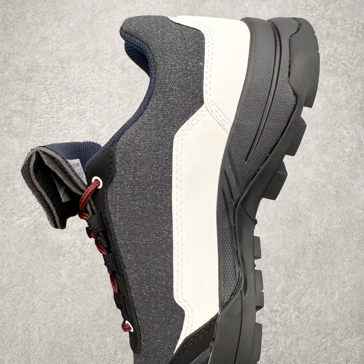 图片[7]-SALOMON萨洛蒙 X-ALP ESILL GR10K 舒适百搭防滑低帮户外功能鞋 男女同款 SALOMON诞生于1947年的法国阿尔卑斯山区，全球知名的户外运动品牌。一直致力于推动滑雪、越野跑等山地运动的发展及产品的进步。其产品设计致力于追求创新和发掘产品的性能极限，帮助喜欢自由的人在山地间不断挑战自我。实拍调校N版已经零色差零失真 百分百还原实物色彩所见即所得 不存在货不对板色差等低级问题 选购参考实物拍摄 不混卖不参货 只用心做好货严格选品 承诺混一赔十 尺码：36 36.5 37.5 38 38.5 39 40 40.5 41 42 42.5 43 44 44.5 45-选品中心