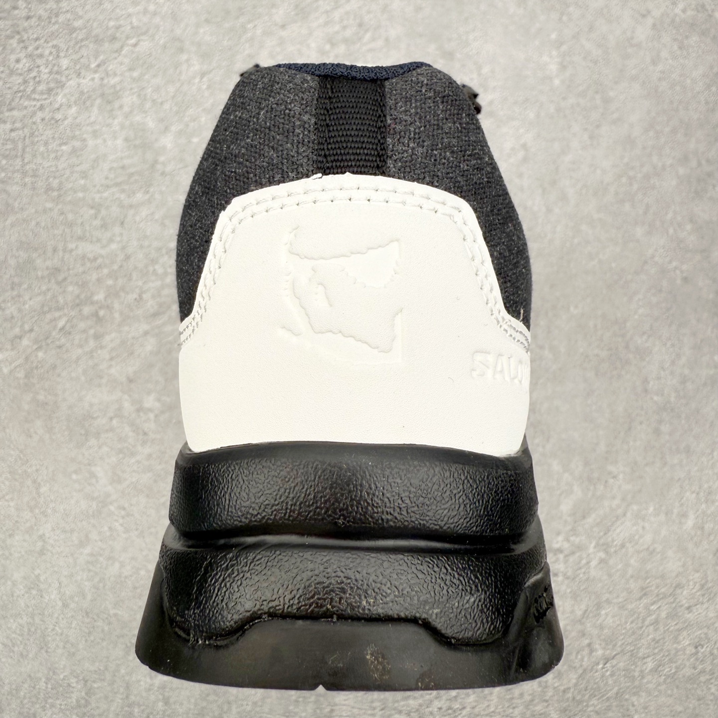 图片[8]-SALOMON萨洛蒙 X-ALP ESILL GR10K 舒适百搭防滑低帮户外功能鞋 男女同款 SALOMON诞生于1947年的法国阿尔卑斯山区，全球知名的户外运动品牌。一直致力于推动滑雪、越野跑等山地运动的发展及产品的进步。其产品设计致力于追求创新和发掘产品的性能极限，帮助喜欢自由的人在山地间不断挑战自我。实拍调校N版已经零色差零失真 百分百还原实物色彩所见即所得 不存在货不对板色差等低级问题 选购参考实物拍摄 不混卖不参货 只用心做好货严格选品 承诺混一赔十 尺码：36 36.5 37.5 38 38.5 39 40 40.5 41 42 42.5 43 44 44.5 45-选品中心