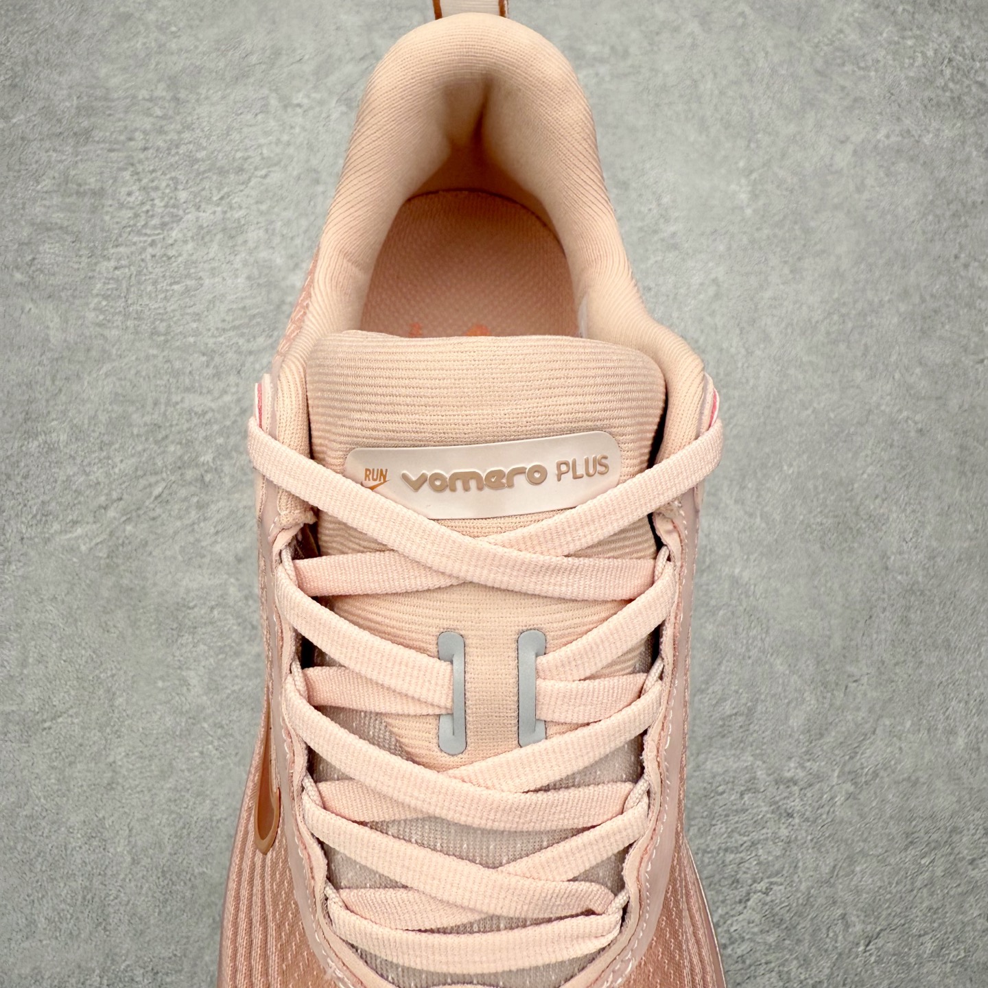 图片[5]-NK Vomero Plus 时尚舒适 网布防滑耐磨 低帮跑步鞋 实拍调校N版已经零色差零失真 百分百还原实物色彩所见即所得 不存在货不对板色差等低级问题 选购参考实物拍摄 不混卖不参货 只用心做好货严格选品 承诺混一赔十 尺码：36 36.5 37.5 38 38.5 39 40 40.5 41 42 42.5 43 44 44.5 45-选品中心