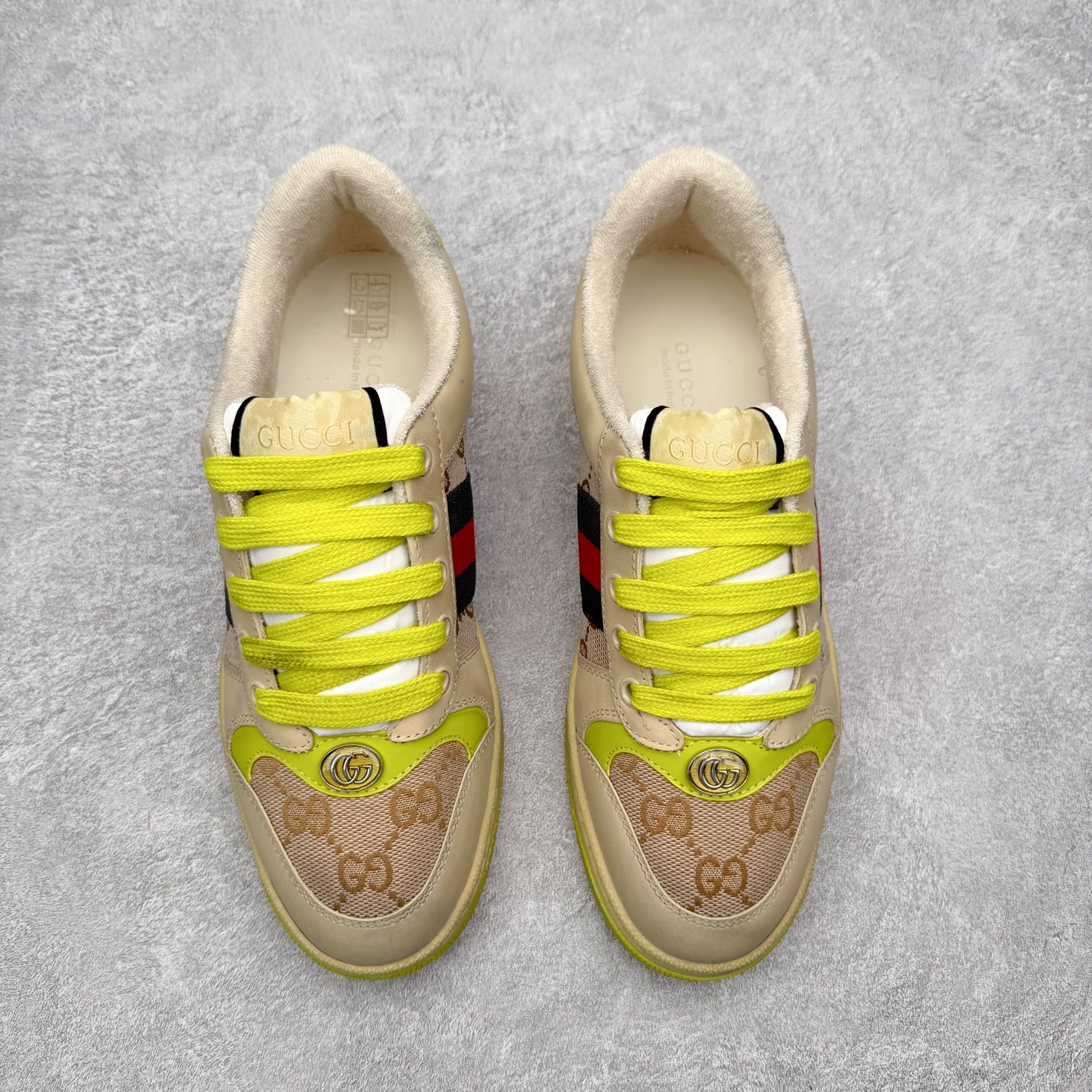 图片[2]-Gucci 古驰 Screener 运动休闲时装奢侈品系列 GG珐琅扣 擦脏做旧小脏鞋 高端零售海淘商家混卖版本 东莞纯原品质 原鞋对照工艺生产 原厂一致色泽度玛瑙珐琅GG扣 原版一致鞋舌鞋带处擦脏工艺 全套原版包装外盒配件 意大利进口磨砂头层牛皮 后跟原版一致哑光丝印烫金字体 全网独家复刻细节 ）同源出厂真丝绸防尘鞋套袋 原装雪梨形超软沙绒纸团，工艺无缝细空胶技术，原版一致私模开发大底 尺码：35 36 37 38 39 40 41 42 43 44 45-选品中心