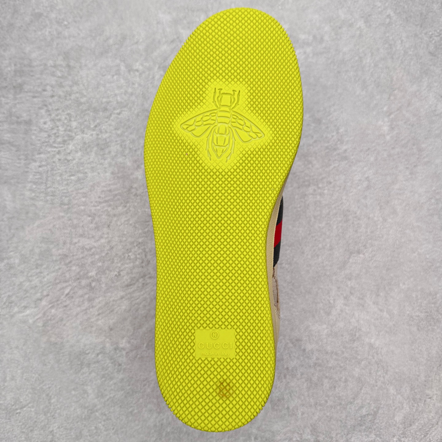 图片[9]-Gucci 古驰 Screener 运动休闲时装奢侈品系列 GG珐琅扣 擦脏做旧小脏鞋 高端零售海淘商家混卖版本 东莞纯原品质 原鞋对照工艺生产 原厂一致色泽度玛瑙珐琅GG扣 原版一致鞋舌鞋带处擦脏工艺 全套原版包装外盒配件 意大利进口磨砂头层牛皮 后跟原版一致哑光丝印烫金字体 全网独家复刻细节 ）同源出厂真丝绸防尘鞋套袋 原装雪梨形超软沙绒纸团，工艺无缝细空胶技术，原版一致私模开发大底 尺码：35 36 37 38 39 40 41 42 43 44 45-选品中心