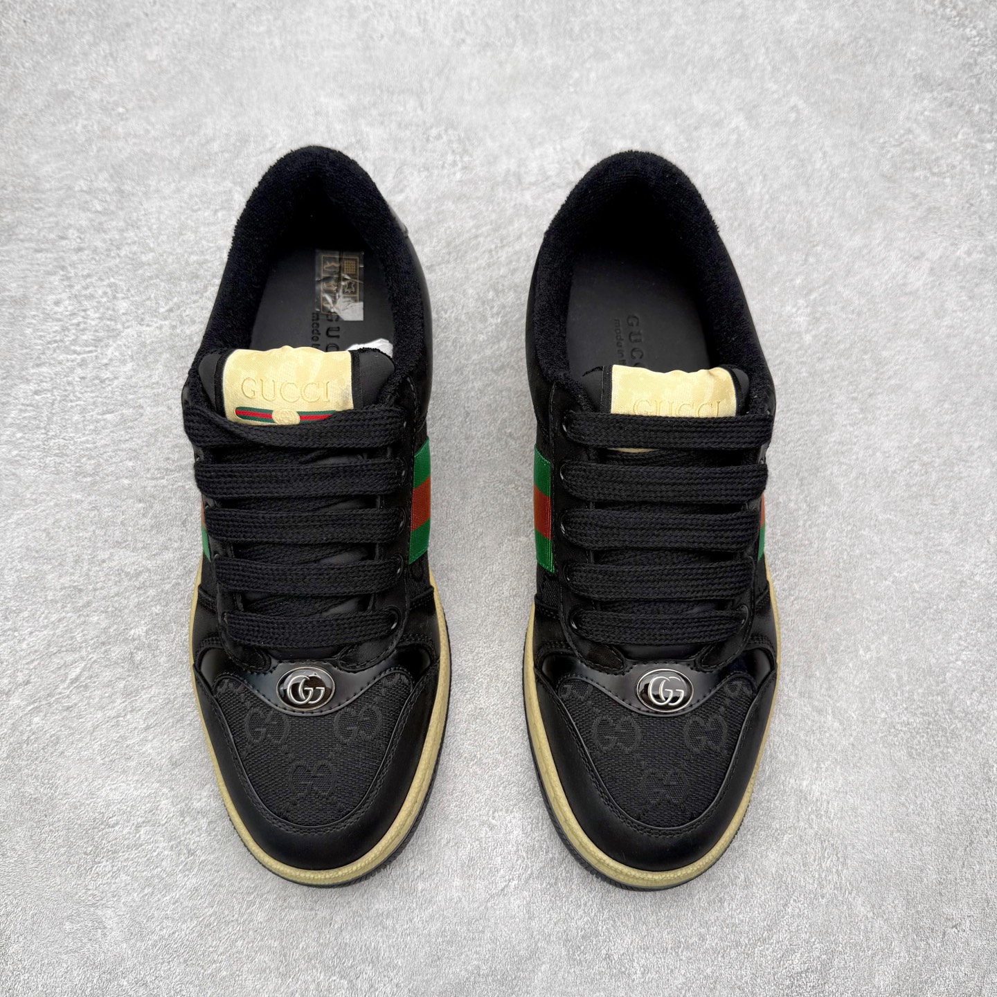 图片[2]-Gucci 古驰 Screener 运动休闲时装奢侈品系列 GG珐琅扣 擦脏做旧小脏鞋 高端零售海淘商家混卖版本 东莞纯原品质 原鞋对照工艺生产 原厂一致色泽度玛瑙珐琅GG扣 原版一致鞋舌鞋带处擦脏工艺 全套原版包装外盒配件 意大利进口磨砂头层牛皮 后跟原版一致哑光丝印烫金字体 全网独家复刻细节 ）同源出厂真丝绸防尘鞋套袋 原装雪梨形超软沙绒纸团，工艺无缝细空胶技术，原版一致私模开发大底 尺码：35 36 37 38 39 40 41 42 43 44 45-选品中心