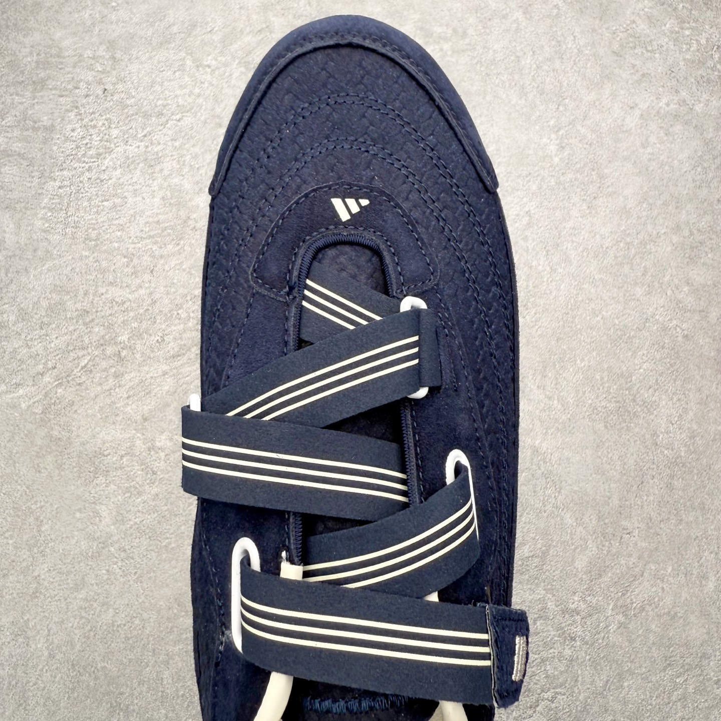 图片[4]-AD FOS URBAN REVERIE 舒适百搭 耐磨 低帮 生活休闲鞋 KJ9088 实拍调校N版已经零色差零失真 百分百还原实物色彩所见即所得 不存在货不对板色差等低级问题 选购参考实物拍摄 不混卖不参货 只用心做好货严格选品 承诺混一赔十 尺码：36 36.5 37.5 38 38.5 39 40 40.5 41 42 42.5 43 44 44.5 45-选品中心