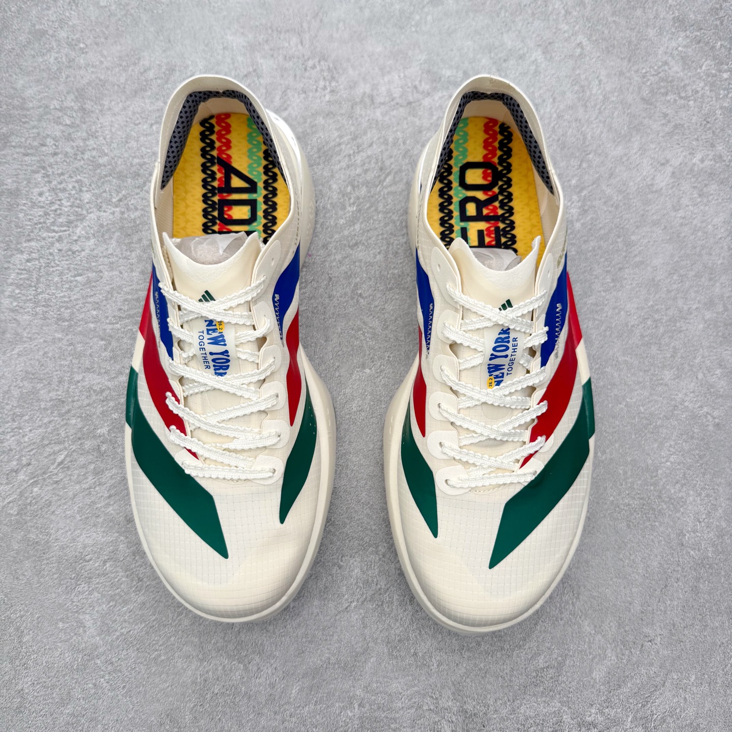 图片[2]-AD Adizero Adios Pro 5 马拉松竞速专业跑鞋 KI8295 CELERMESH针织网面非常轻薄 纤维间的缝隙很大 可以保证跑步时的透气、排汗效果 鞋舌直接与两侧的内衬和鞋底连接在一起 在跑步过程中不会被鞋舌的左右移动所困扰 在标准鞋带孔的基础上再拓宽一组鞋带孔 适合不同脚型的需求 突破性 EnergyRods 技术，有助于跑者实现更好的成绩 中底独特的LIGHTSTRIKE PRO泡棉材质 微弹感觉在跑步过程中给予了良好的支撑体验 对于顶级精英和高水平进阶跑者来说 ADIOS PRO是一双值得信赖的竞速比赛用鞋 尺码：36 36.5 37.5 38 38.5 39 40 40.5 41 42 42.5 43 44 44.5 45-选品中心