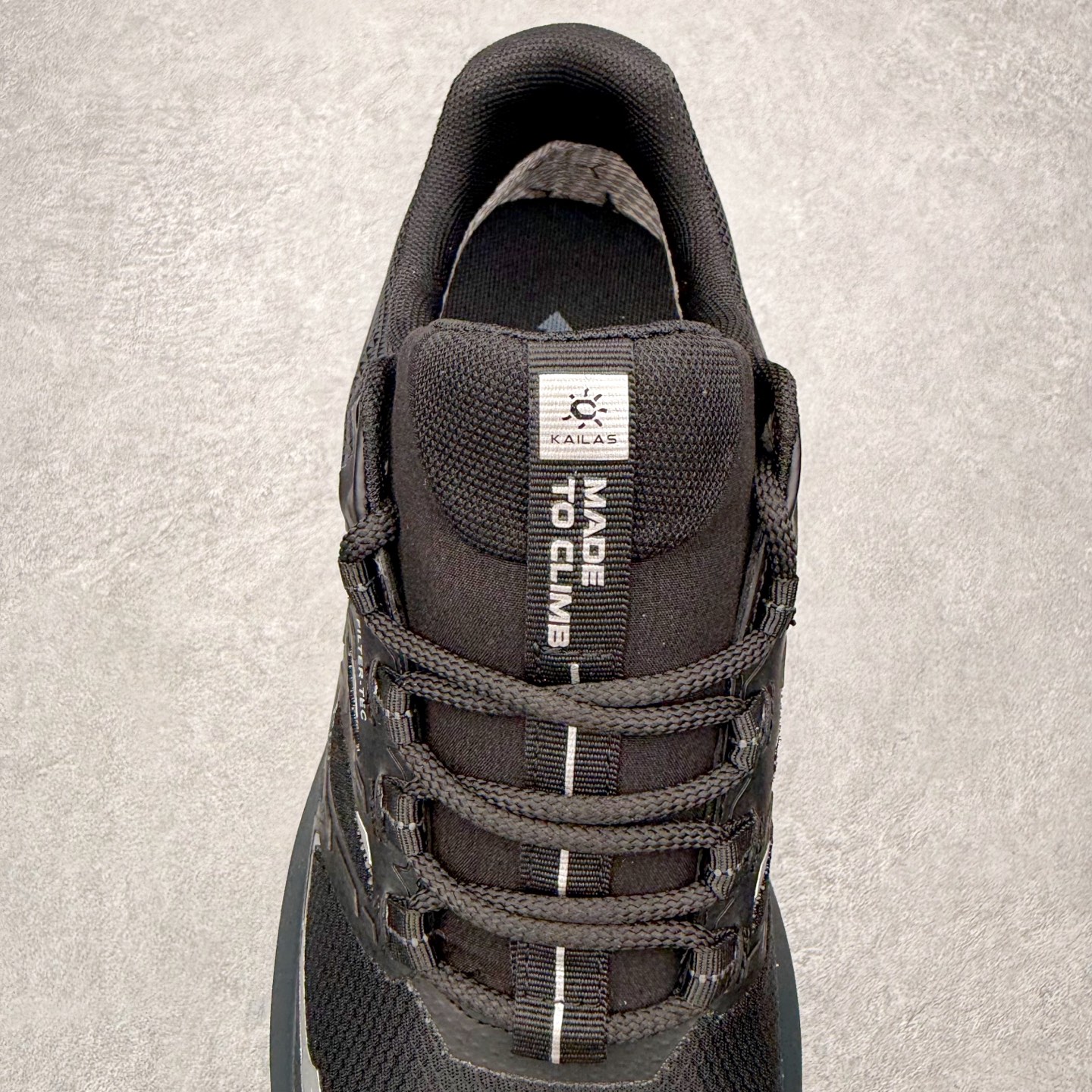图片[5]-＃K版 凯乐石KAILAS 远征 MAX FLT 运动户外 防滑防水透气 低帮 登山徒步鞋 KAILAS凯乐石品牌是全球三大全系攀登品牌之一，于2003年创立于中国广州，致力于为有攀登梦想的户外运动员及爱好者，研发制造功能性专业装备，满足他们在极限环境下安全舒适的需求，凯乐石专注于科技面料的开发及专业功能设计，产品线覆盖登山、攀岩、徒步、越野跑山、露营、旅行等多项户外运动，通过运动员的测试反馈，不断进化迭代，产品荣获国内外大奖71座，发明专利21个，更突破性的自主研发攀登器械，打造出中国的攀登硬实力。实拍调校N版已经零色差零失真 百分百还原实物色彩所见即所得 不存在货不对板色差等低级问题 选购参考实物拍摄 不混卖不参货 只用心做好货严格选品 承诺混一赔十 尺码：36 36.5 37.5 38 38.5 39 39.5 40 40.5 41 41.5 42 42.5 43 44 44.5 45-选品中心