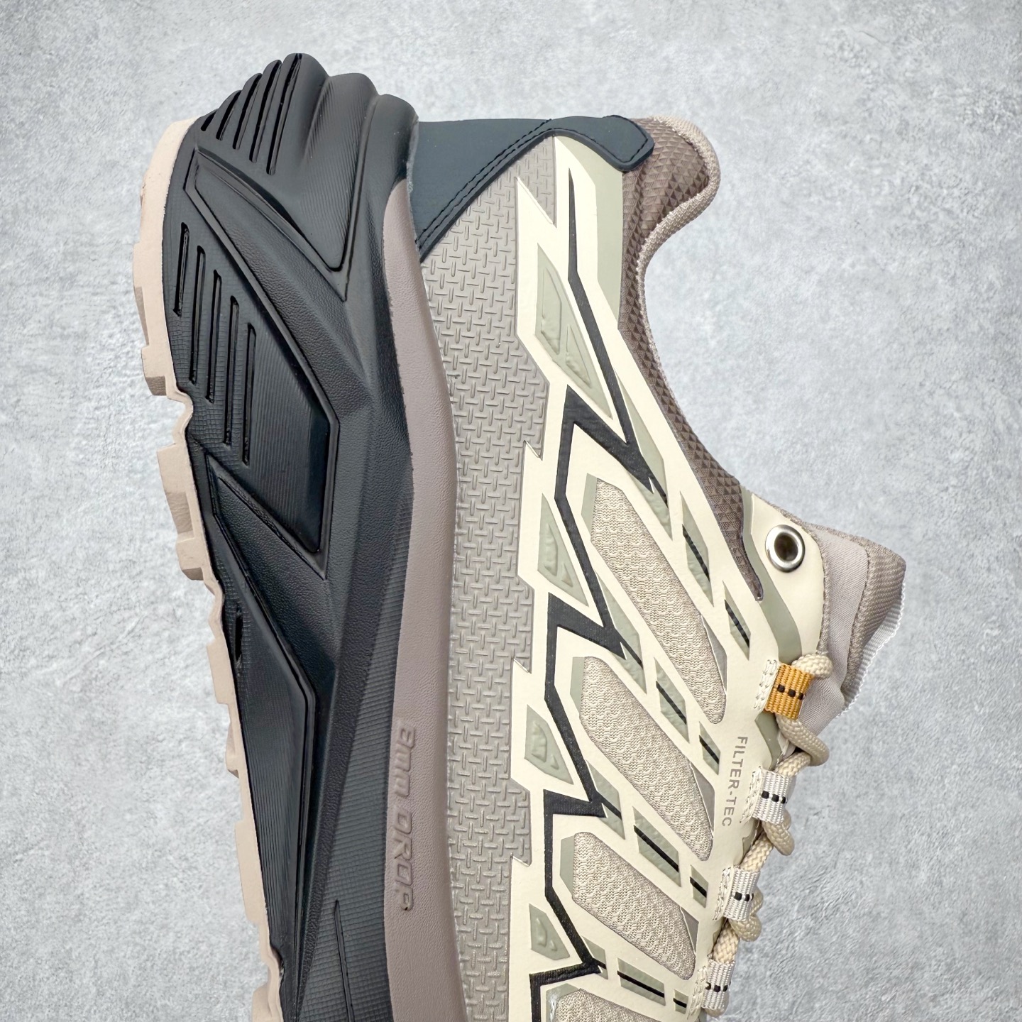 图片[6]-＃K版 凯乐石KAILAS 远征 MAX FLT 运动户外 防滑防水透气 低帮 登山徒步鞋 KAILAS凯乐石品牌是全球三大全系攀登品牌之一，于2003年创立于中国广州，致力于为有攀登梦想的户外运动员及爱好者，研发制造功能性专业装备，满足他们在极限环境下安全舒适的需求，凯乐石专注于科技面料的开发及专业功能设计，产品线覆盖登山、攀岩、徒步、越野跑山、露营、旅行等多项户外运动，通过运动员的测试反馈，不断进化迭代，产品荣获国内外大奖71座，发明专利21个，更突破性的自主研发攀登器械，打造出中国的攀登硬实力。实拍调校N版已经零色差零失真 百分百还原实物色彩所见即所得 不存在货不对板色差等低级问题 选购参考实物拍摄 不混卖不参货 只用心做好货严格选品 承诺混一赔十 尺码：36 36.5 37.5 38 38.5 39 39.5 40 40.5 41 41.5 42 42.5 43 44 44.5 45-选品中心