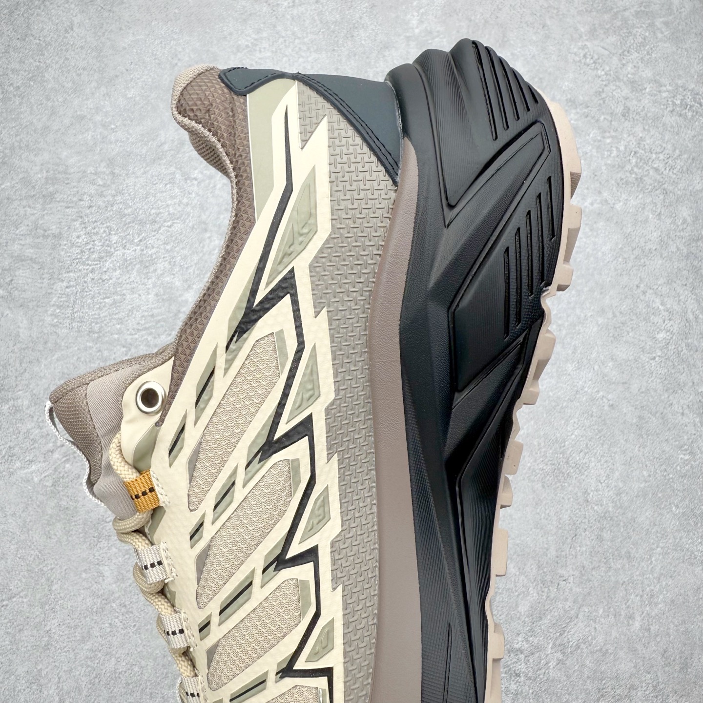 图片[7]-＃K版 凯乐石KAILAS 远征 MAX FLT 运动户外 防滑防水透气 低帮 登山徒步鞋 KAILAS凯乐石品牌是全球三大全系攀登品牌之一，于2003年创立于中国广州，致力于为有攀登梦想的户外运动员及爱好者，研发制造功能性专业装备，满足他们在极限环境下安全舒适的需求，凯乐石专注于科技面料的开发及专业功能设计，产品线覆盖登山、攀岩、徒步、越野跑山、露营、旅行等多项户外运动，通过运动员的测试反馈，不断进化迭代，产品荣获国内外大奖71座，发明专利21个，更突破性的自主研发攀登器械，打造出中国的攀登硬实力。实拍调校N版已经零色差零失真 百分百还原实物色彩所见即所得 不存在货不对板色差等低级问题 选购参考实物拍摄 不混卖不参货 只用心做好货严格选品 承诺混一赔十 尺码：36 36.5 37.5 38 38.5 39 39.5 40 40.5 41 41.5 42 42.5 43 44 44.5 45-选品中心