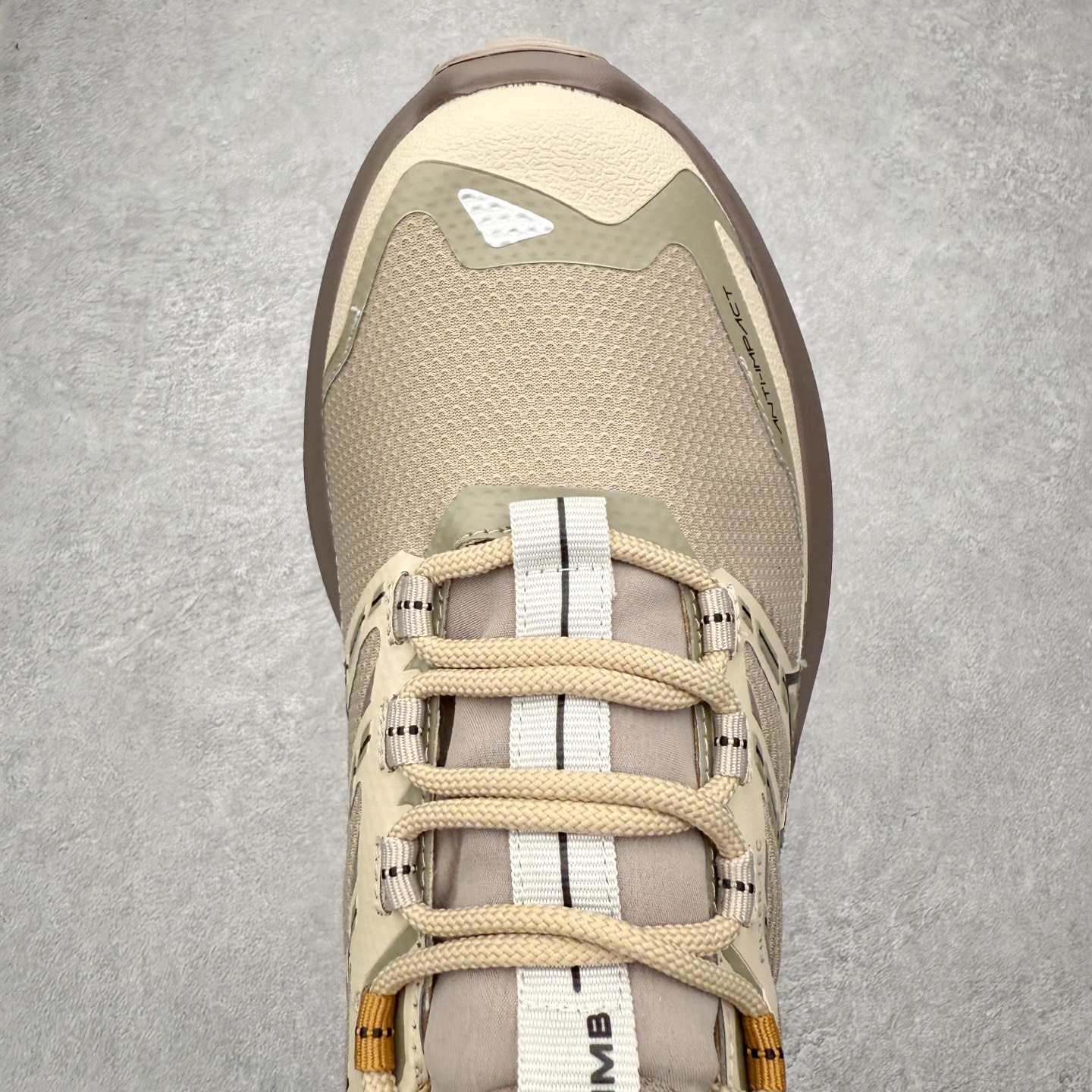 图片[4]-＃K版 凯乐石KAILAS 远征 MAX FLT 运动户外 防滑防水透气 低帮 登山徒步鞋 KAILAS凯乐石品牌是全球三大全系攀登品牌之一，于2003年创立于中国广州，致力于为有攀登梦想的户外运动员及爱好者，研发制造功能性专业装备，满足他们在极限环境下安全舒适的需求，凯乐石专注于科技面料的开发及专业功能设计，产品线覆盖登山、攀岩、徒步、越野跑山、露营、旅行等多项户外运动，通过运动员的测试反馈，不断进化迭代，产品荣获国内外大奖71座，发明专利21个，更突破性的自主研发攀登器械，打造出中国的攀登硬实力。实拍调校N版已经零色差零失真 百分百还原实物色彩所见即所得 不存在货不对板色差等低级问题 选购参考实物拍摄 不混卖不参货 只用心做好货严格选品 承诺混一赔十 尺码：36 36.5 37.5 38 38.5 39 39.5 40 40.5 41 41.5 42 42.5 43 44 44.5 45-选品中心