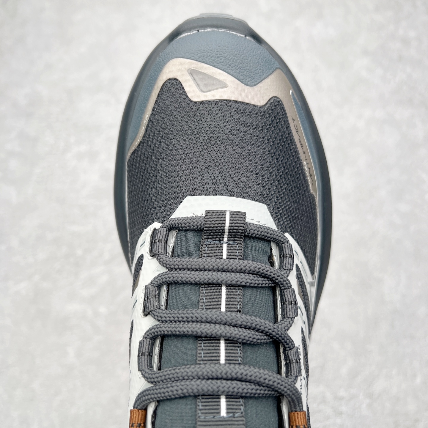 图片[4]-＃K版 凯乐石KAILAS 远征 MAX FLT 运动户外 防滑防水透气 低帮 登山徒步鞋 KAILAS凯乐石品牌是全球三大全系攀登品牌之一，于2003年创立于中国广州，致力于为有攀登梦想的户外运动员及爱好者，研发制造功能性专业装备，满足他们在极限环境下安全舒适的需求，凯乐石专注于科技面料的开发及专业功能设计，产品线覆盖登山、攀岩、徒步、越野跑山、露营、旅行等多项户外运动，通过运动员的测试反馈，不断进化迭代，产品荣获国内外大奖71座，发明专利21个，更突破性的自主研发攀登器械，打造出中国的攀登硬实力。实拍调校N版已经零色差零失真 百分百还原实物色彩所见即所得 不存在货不对板色差等低级问题 选购参考实物拍摄 不混卖不参货 只用心做好货严格选品 承诺混一赔十 尺码：36 36.5 37.5 38 38.5 39 39.5 40 40.5 41 41.5 42 42.5 43 44 44.5 45-选品中心