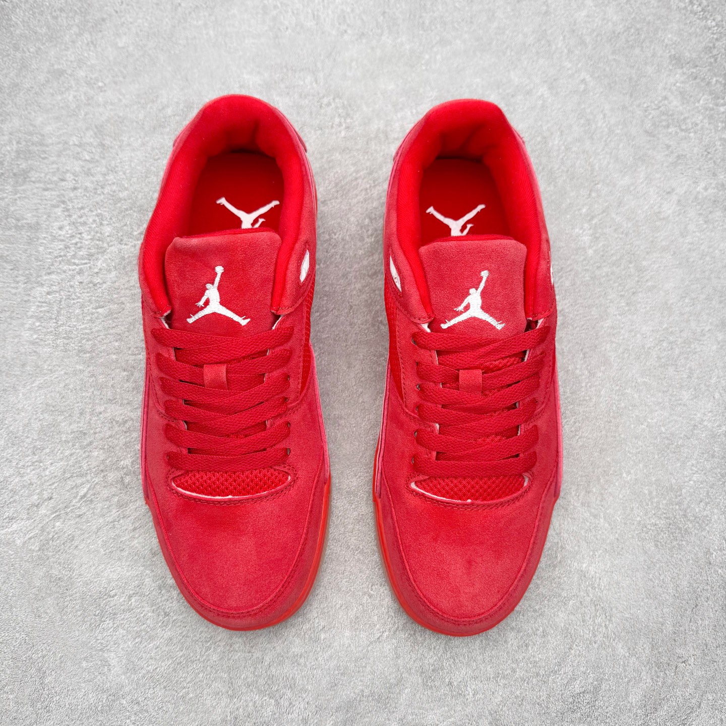 图片[2]-＃福利特价 Air Jordan AJ Flight Court 乔丹低帮复古篮球鞋 设计简约又不失复古韵味鞋内的鞋垫柔软且有弹性 能够很好地缓冲落地时的冲击力鞋面的材质贴合脚部 鞋底的纹路设计合理 抓地力很强 尺码： 36 36.5 37.5 38 38.5 39 40 40.5 41 42 42.5 43 44 45 46-选品中心