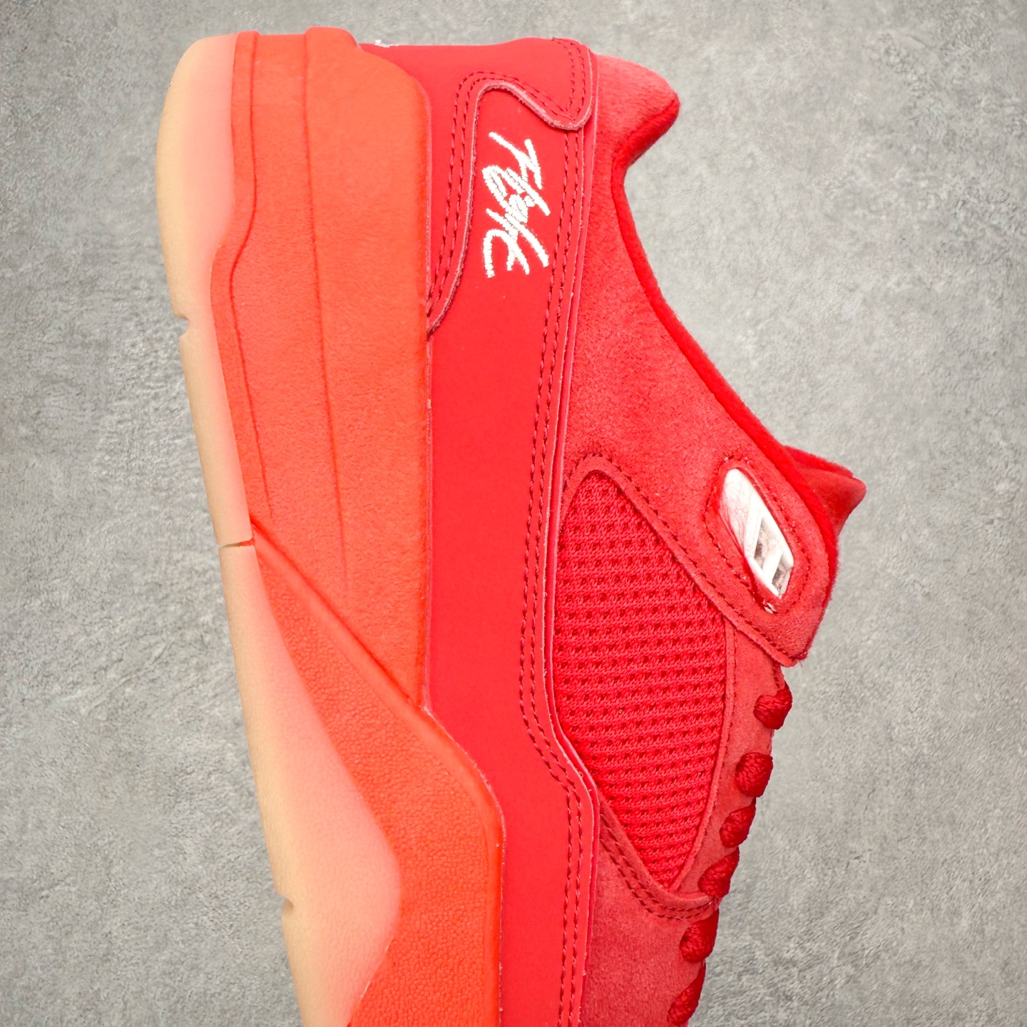 图片[6]-＃福利特价 Air Jordan AJ Flight Court 乔丹低帮复古篮球鞋 设计简约又不失复古韵味鞋内的鞋垫柔软且有弹性 能够很好地缓冲落地时的冲击力鞋面的材质贴合脚部 鞋底的纹路设计合理 抓地力很强 尺码： 36 36.5 37.5 38 38.5 39 40 40.5 41 42 42.5 43 44 45 46-选品中心