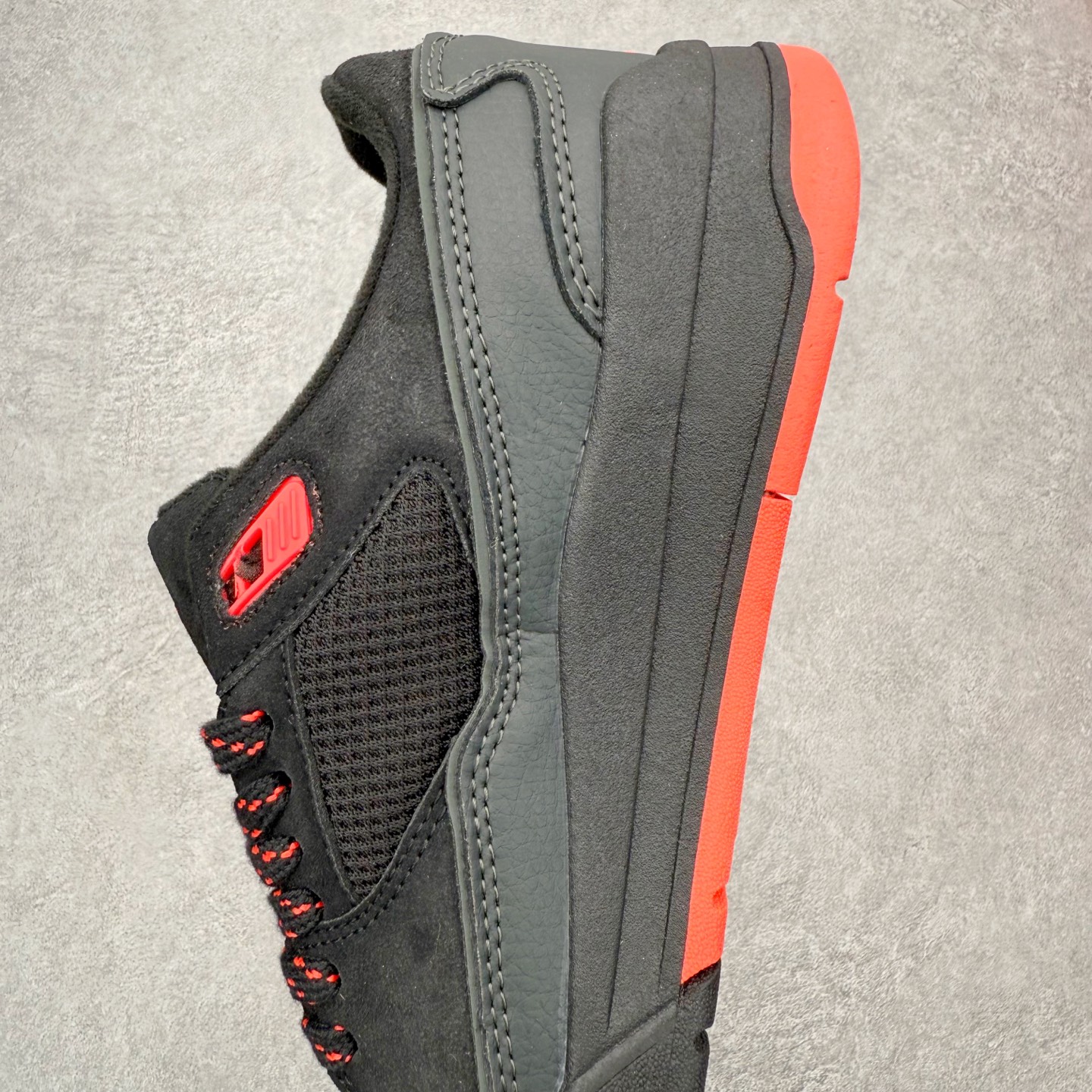 图片[7]-＃福利特价 Air Jordan AJ Flight Court 乔丹低帮复古篮球鞋 设计简约又不失复古韵味鞋内的鞋垫柔软且有弹性 能够很好地缓冲落地时的冲击力鞋面的材质贴合脚部 鞋底的纹路设计合理 抓地力很强 尺码： 36 36.5 37.5 38 38.5 39 40 40.5 41 42 42.5 43 44 45 46-选品中心