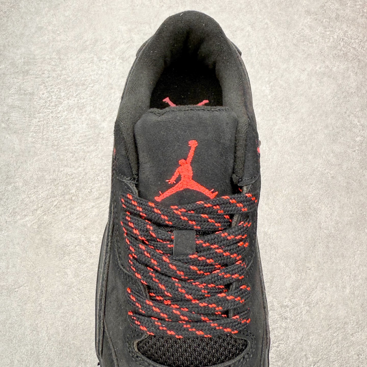 图片[5]-＃福利特价 Air Jordan AJ Flight Court 乔丹低帮复古篮球鞋 设计简约又不失复古韵味鞋内的鞋垫柔软且有弹性 能够很好地缓冲落地时的冲击力鞋面的材质贴合脚部 鞋底的纹路设计合理 抓地力很强 尺码： 36 36.5 37.5 38 38.5 39 40 40.5 41 42 42.5 43 44 45 46-选品中心