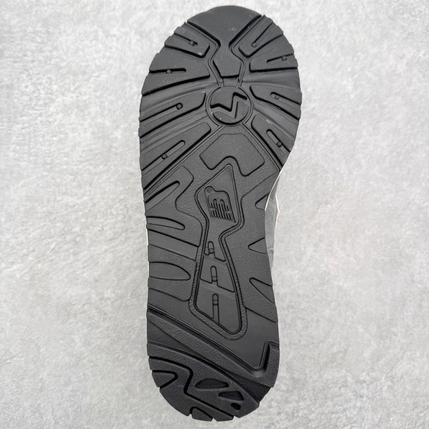 图片[9]-New Balance NB999系列 美潮高端原装原装套楦 真正的正品修长鞋型 早期外围实体充正案例无数 外贸客户指定订单前后掌分段组合大底 内置科技软底 缓震效果极佳日系潮人必备款 尺码同步专柜 尺码：39.5 40 40.5 41.5 42 42.5 43 44-选品中心