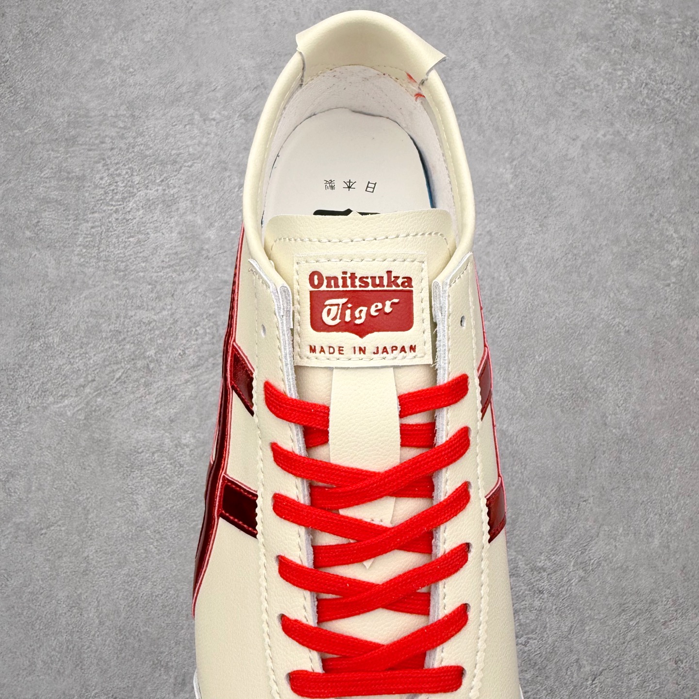 图片[5]-＃C版 Asics Onitsuka Tiger MEXICO 66 亚瑟士鬼冢虎复古经典板鞋 市场王者选手 海外订单工厂出品 长期生产补货永不断码 超成熟稳定的做工品控 原装全套纸板楦头开发 原汁原味 完美呈现版型 私模正确鞋底咬花纹路 一比一鞋头弧度高度鞋身弧度 绝不口嗨 细节品控鞋型随意秒杀市面 原档咬花纹路私模大底 一个单元有六个三角形 总体形拼接呈现花瓣状 官方四联吊牌 原装Ortholite轻量化鞋垫 原盒原配 质保卡 说明书 钢印防尘纸 纸板中底带钢印 乳胶组合鞋垫 支持全方位的对比专柜 产品从款式颜色造型上体现出追求舒适和细节的完美 鞋类更是推崇手工制作的严谨与完美 融舒适性与可穿性的设计风格 注重细节的完美和别致魅力 既保持稳重 又不失轻松的时尚感 尺码：36 37 37.5 38 39 39.5 40 40.5 41.5 42 42.5 43.5 44 45-选品中心