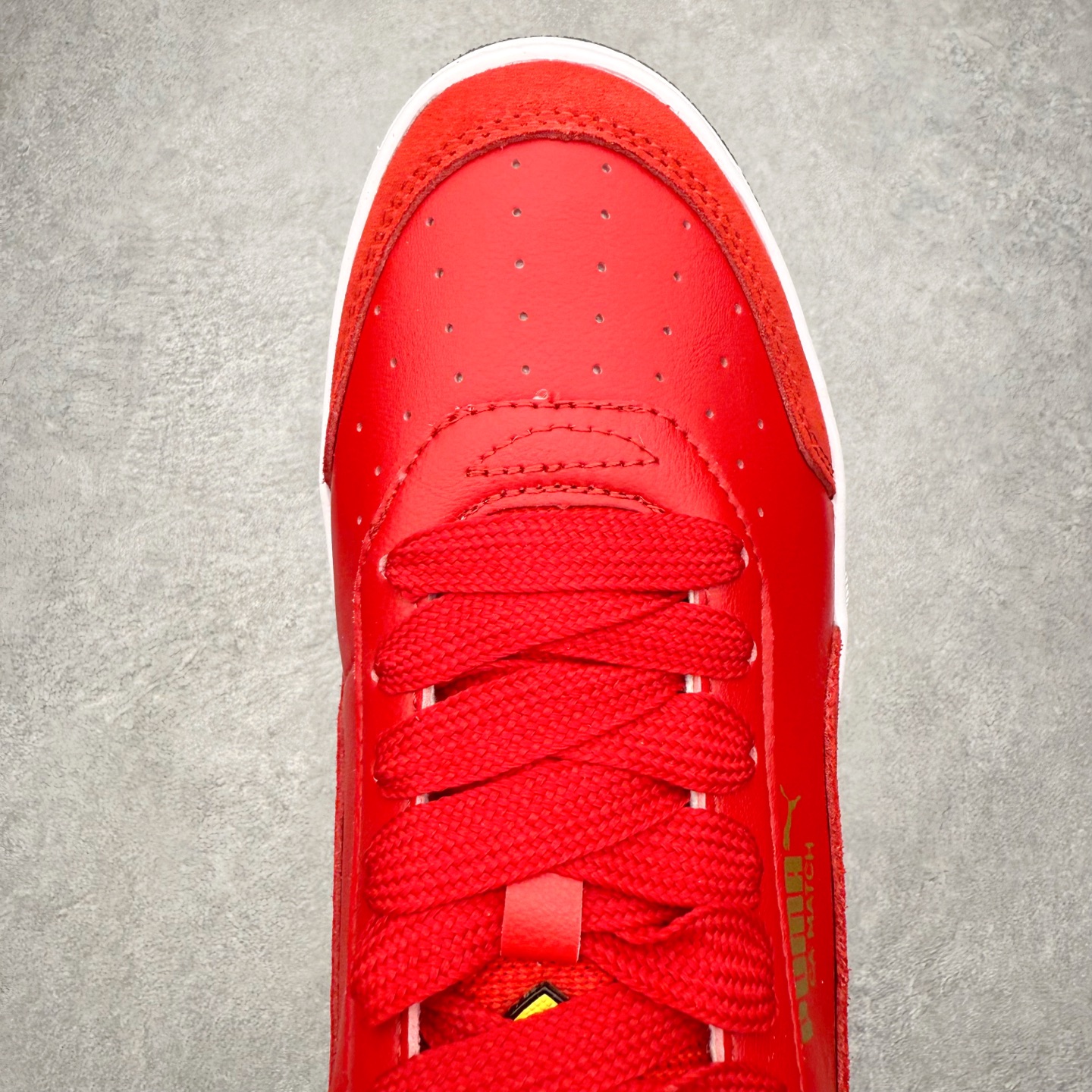 图片[4]-PUMA彪马 BMW M Motorsport RBD Break 彪马新款面包鞋男女同款复古休闲板鞋 赠送一双鞋带 鞋身通体采用细腻的麂皮材质 厚实柔软 质感出众 鞋侧保留PUMA标志性跑道图案 侧面与后跟点缀金属色PUMA LOGO 兼具辨识度与细节感 加厚鞋垫、饱满鞋舌 搭配加宽扁形鞋带 使得穿着感更加贴合与舒适 值得一提的是 本季SUEDE XL鞋款以黑色、红色及蓝色最为瞩目 经典黑的配色 在低调之余可轻松驾驭任何潮流风格造型 而高饱和度的配色 则是当之无愧的早春出街利器 尺码：36 37 37.5 38 38.5 39 40 40.5 41 42 42.5 43 44 45-选品中心