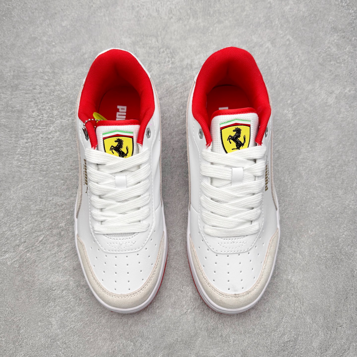 图片[2]-PUMA彪马 BMW M Motorsport RBD Break 彪马新款面包鞋男女同款复古休闲板鞋 赠送一双鞋带 鞋身通体采用细腻的麂皮材质 厚实柔软 质感出众 鞋侧保留PUMA标志性跑道图案 侧面与后跟点缀金属色PUMA LOGO 兼具辨识度与细节感 加厚鞋垫、饱满鞋舌 搭配加宽扁形鞋带 使得穿着感更加贴合与舒适 值得一提的是 本季SUEDE XL鞋款以黑色、红色及蓝色最为瞩目 经典黑的配色 在低调之余可轻松驾驭任何潮流风格造型 而高饱和度的配色 则是当之无愧的早春出街利器 尺码：36 37 37.5 38 38.5 39 40 40.5 41 42 42.5 43 44 45-选品中心