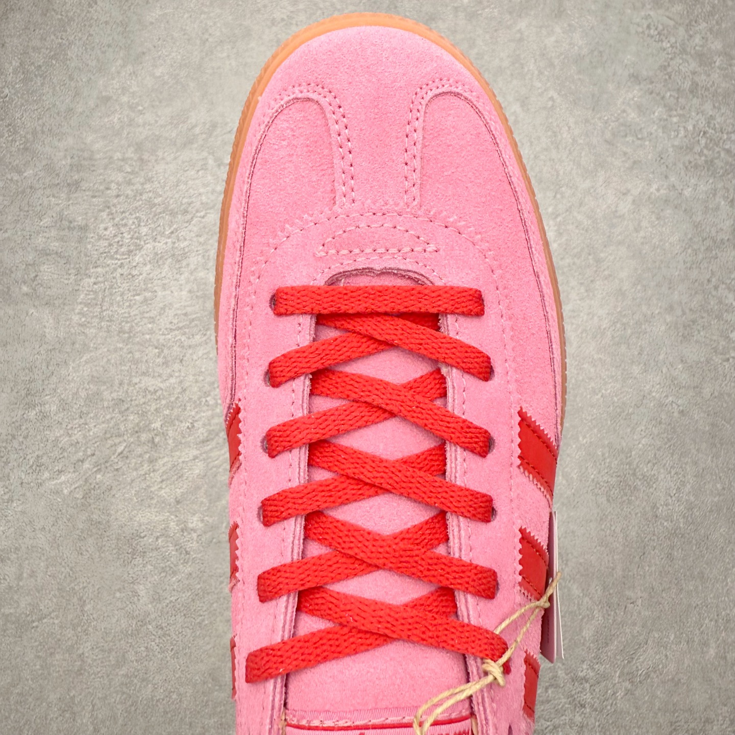 图片[4]-AD Originals Handball SPZL 手球运动员系列百搭休闲运动板鞋 JR5006 这款来自阿迪达斯的这款HANDBALL SPZL前身是一双手球运动鞋，这一次拿来复刻，所以鞋面的主要色彩选用了黑色， 鞋面外侧除了Spezial字母之外还有三叶草标志。Handball SPZL作为复古手球训练鞋与作为室内足球鞋的Samba有着异曲同工之处，但是质感更为出众的鞋身以及丰富的配色选择比起Samba来讲可以说是更胜一筹了！尺码：36 36⅔ 37⅓ 38 38⅔ 39⅓ 40 40⅔ 41⅓ 42 42⅔ 43⅓ 44 45-选品中心