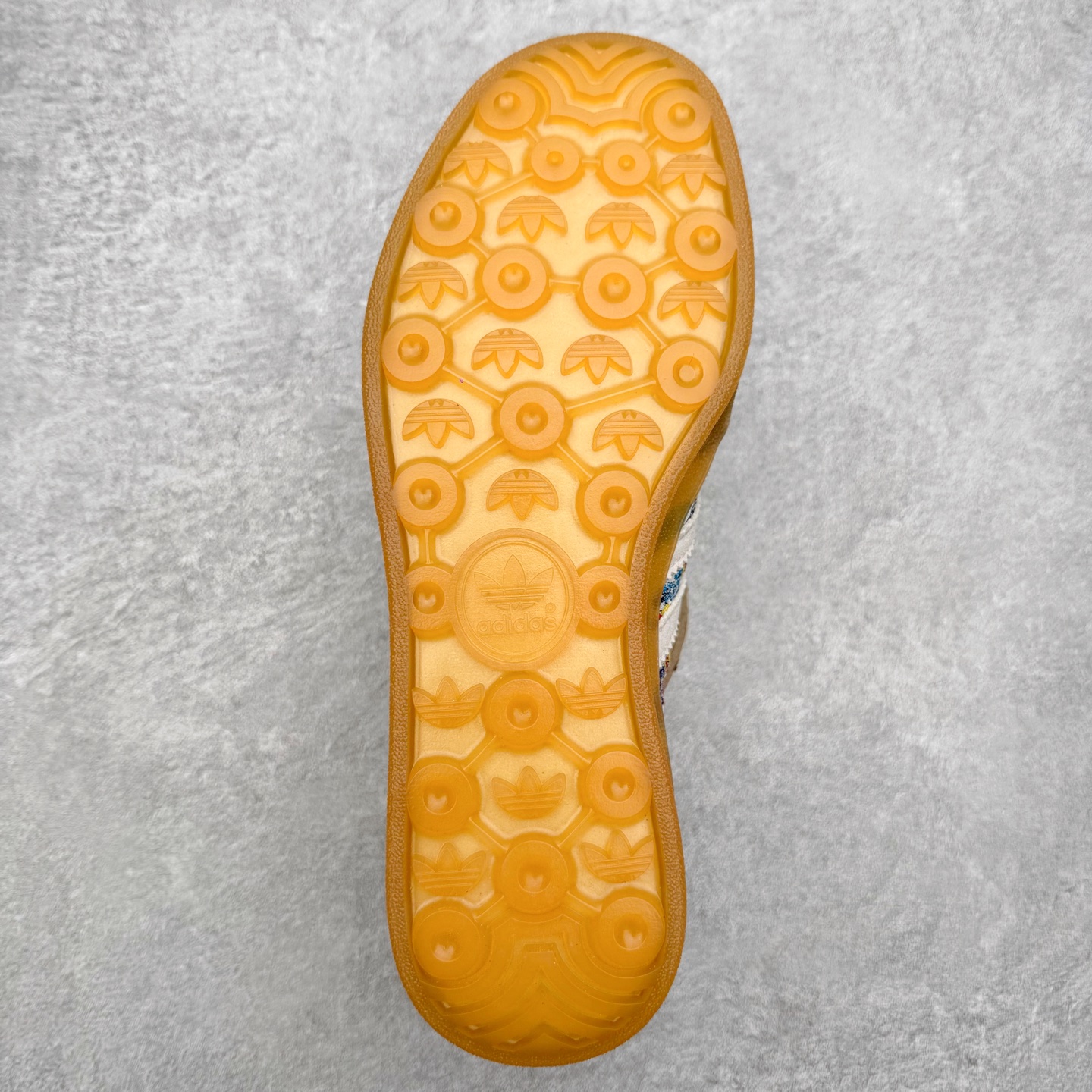 图片[9]-AD Gazelle Indoor Trainers 羚羊内训系列低帮复古百搭休闲运动德训风板鞋 JP5309 90年代经典的复刻版！自60年代以足球训练鞋面世以来,Gazelle就以其经典设计席卷全球。1991年版本的复刻,再造经典Gazelle。采用皮革打造,搭配浊色细节,让这款经典更加简约。尺码：36 36⅔ 37⅓ 38 38⅔ 39⅓ 40 40⅔ 41⅓ 42 42⅔ 43⅓ 44⅓ 44⅔ 45-选品中心