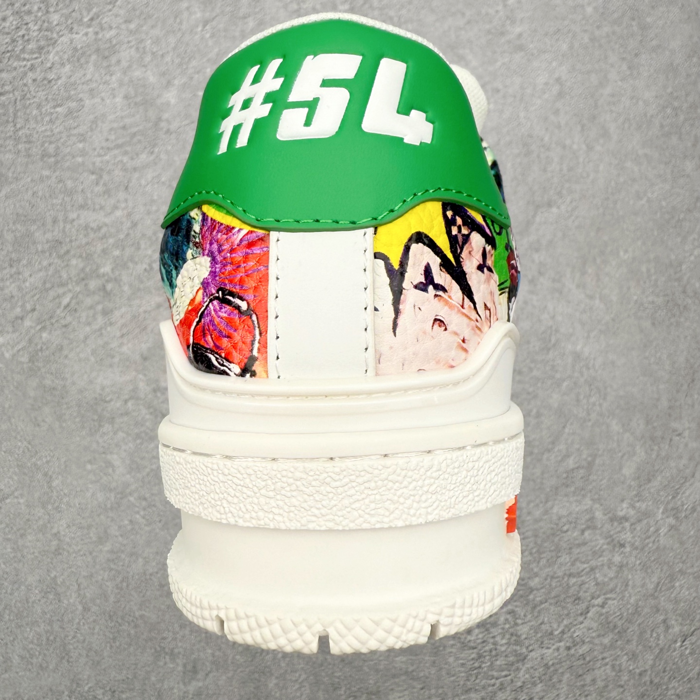 图片[8]-＃FS纯原福利 Louis Vuitton Trainer lv时装走秀运动鞋 实力大厂出品 平台专供 成熟的做工稳定的品控 完美鞋型超高的清洁度 零毛边线头瑕疵 全套原楦原纸版原鞋开模 全网最具灵魂的版型 正确原装黄色鞋盒 正确中底印花 鞋面印花3D高频深度立体 全鞋电脑针车 紧密相连 针距密度一致 环保乳胶注塑鞋垫 厚度脚感还原原版 皮面裁剪部位 统一油边封口工艺 原装橡胶大底含胶量大底组合零偏差 专柜全套包装 防尘袋 说明书 质保卡 男女鞋 尺码对应库存明细‼️-选品中心