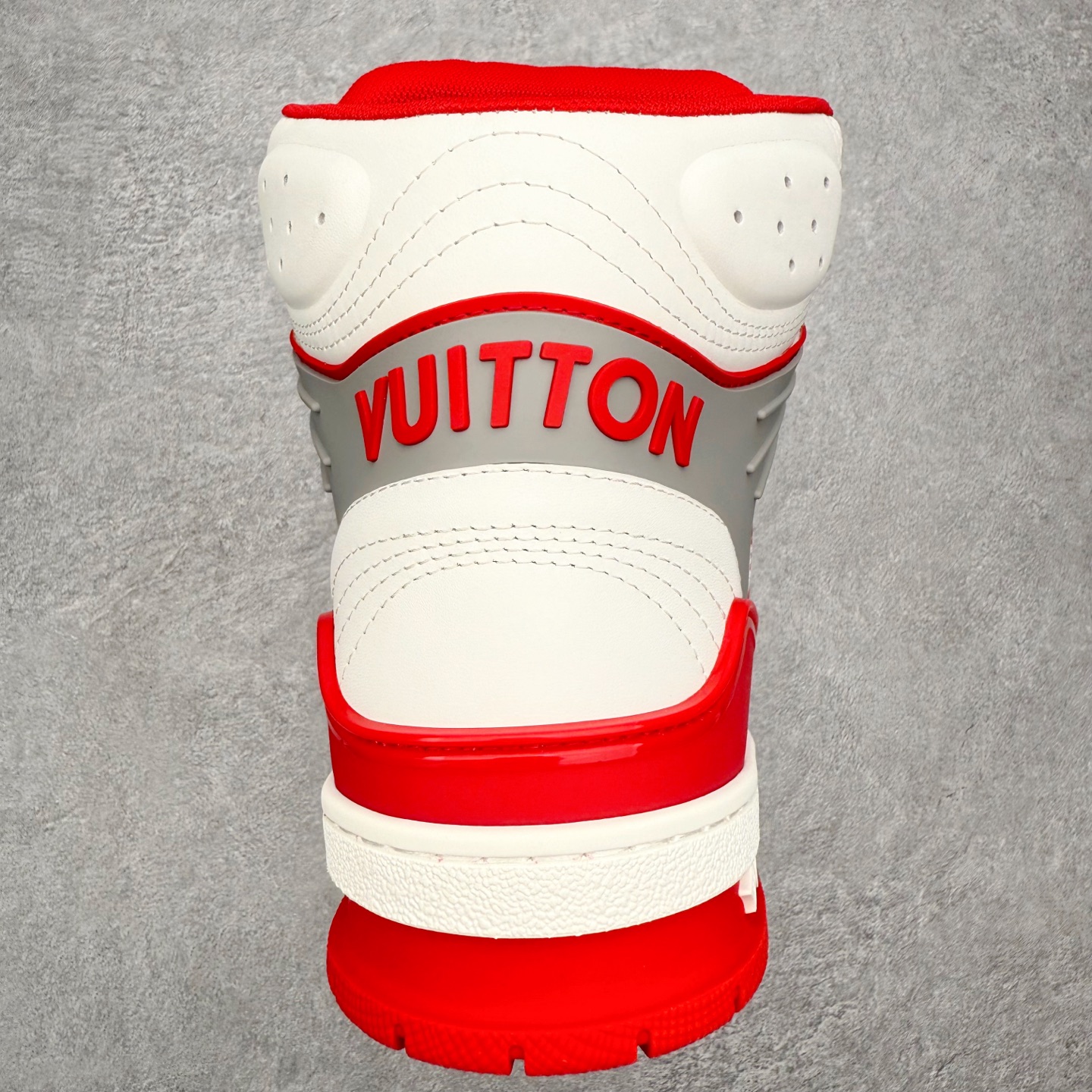 图片[8]-＃FS纯原福利 Louis Vuitton Trainer lv时装走秀运动鞋 实力大厂出品 平台专供 成熟的做工稳定的品控 完美鞋型超高的清洁度 零毛边线头瑕疵 全套原楦原纸版原鞋开模 全网最具灵魂的版型 正确原装黄色鞋盒 正确中底印花 鞋面印花3D高频深度立体 全鞋电脑针车 紧密相连 针距密度一致 环保乳胶注塑鞋垫 厚度脚感还原原版 皮面裁剪部位 统一油边封口工艺 原装橡胶大底含胶量大底组合零偏差 专柜全套包装 防尘袋 说明书 质保卡 男女鞋 尺码对应库存明细‼️-选品中心