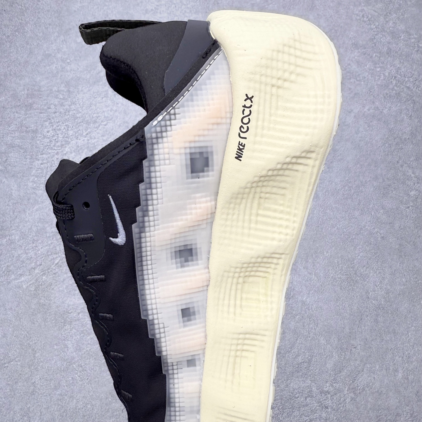 图片[7]-HYEIN SEO x NK Ava Rover 百搭舒适耐磨低帮跑步鞋 男女同款 流线型轮廓，通过轻薄物料鞋面结合 TPU 网格状支撑示人，增厚的中底材质选用 ReactX 加持，华夫外底收尾。鞋垫与后跟鞋提，克制点缀 Hyein Seo 字样。鞋垫与鞋提则采用菱形格纹的变化元素呈现。实拍调校N版已经零色差零失真 百分百还原实物色彩所见即所得 不存在货不对板色差等低级问题 选购参考实物拍摄 不混卖不参货 只用心做好货严格选品 承诺混一赔十 尺码：36 36.5 37.5 38 38.5 39 40 40.5 41 42 42.5 43 44 44.5 45-选品中心