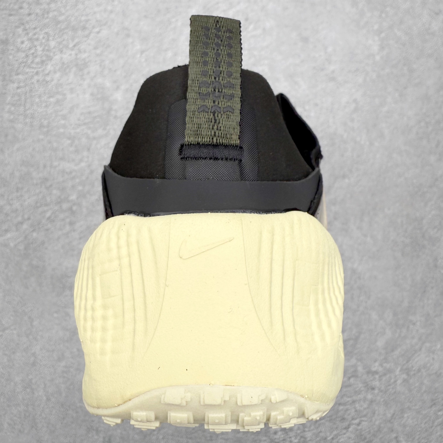 图片[8]-HYEIN SEO x NK Ava Rover 百搭舒适耐磨低帮跑步鞋 男女同款 流线型轮廓，通过轻薄物料鞋面结合 TPU 网格状支撑示人，增厚的中底材质选用 ReactX 加持，华夫外底收尾。鞋垫与后跟鞋提，克制点缀 Hyein Seo 字样。鞋垫与鞋提则采用菱形格纹的变化元素呈现。实拍调校N版已经零色差零失真 百分百还原实物色彩所见即所得 不存在货不对板色差等低级问题 选购参考实物拍摄 不混卖不参货 只用心做好货严格选品 承诺混一赔十 尺码：36 36.5 37.5 38 38.5 39 40 40.5 41 42 42.5 43 44 44.5 45-选品中心