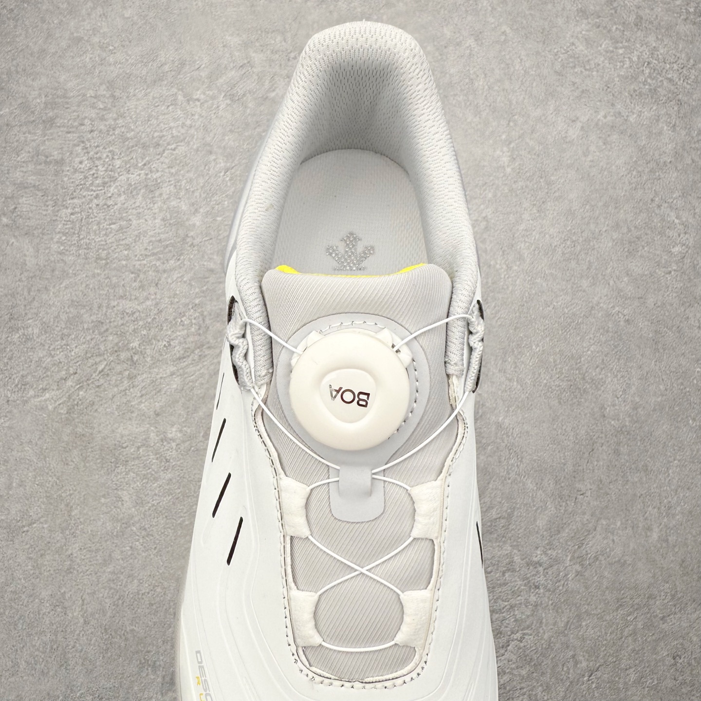 图片[5]-＃HP DESCENTE Enerzite 迪桑特舒适柔软防滑耐磨低帮休闲跑步鞋 DESCENTE（迪桑特）创立于1935年，品牌名取自法语词汇，意为“滑降”。品牌箭头标识代表滑雪的三种技术“高速直线滑行”、“穿越”和“侧滑”，也寓意品牌在打造高端专业运动产品中不断追求完美的创新精神，致力于成为中国高端专业滑雪、综训、女子、铁人三项、高尔夫的第一品牌。尺码：39 40 40.5 41 42 42.5 43 44 44.5 45-选品中心