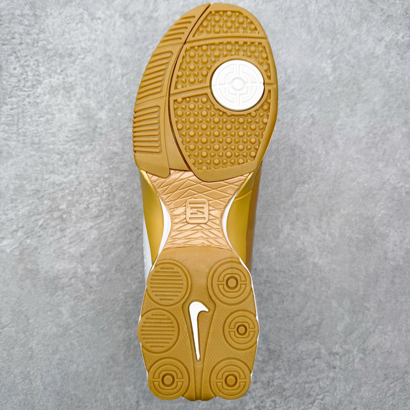 图片[9]-NK Total 90 Shox Secutor Magia 百搭舒适 耐磨 足球鞋 实拍调校N版已经零色差零失真 百分百还原实物色彩所见即所得 不存在货不对板色差等低级问题 选购参考实物拍摄 不混卖不参货 只用心做好货严格选品 承诺混一赔十 尺码：36 36.5 37.5 38 38.5 39 40 40.5 41 42 42.5 43 44 44.5 45-选品中心