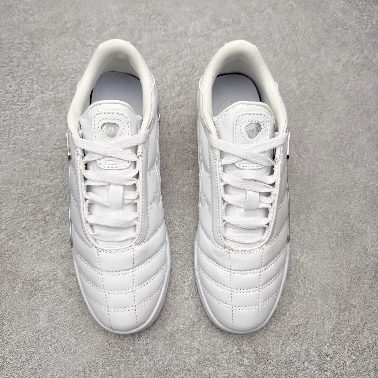 图片[2]-NK Total 90 Shox Secutor Magia 百搭舒适 耐磨 足球鞋 实拍调校N版已经零色差零失真 百分百还原实物色彩所见即所得 不存在货不对板色差等低级问题 选购参考实物拍摄 不混卖不参货 只用心做好货严格选品 承诺混一赔十 尺码：36 36.5 37.5 38 38.5 39 40 40.5 41 42 42.5 43 44 44.5 45-选品中心