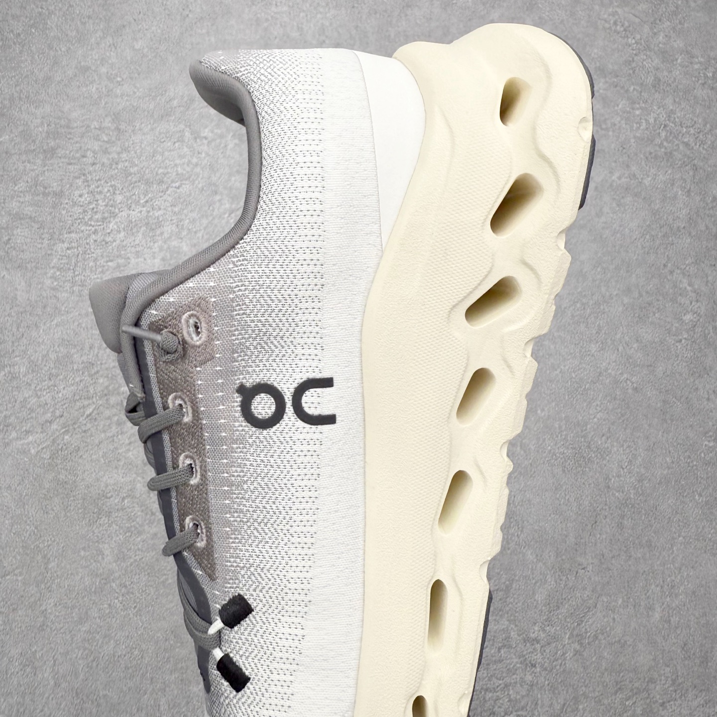 图片[7]-On昂跑 Cloudtilt 圆头系带减震耐磨低帮生活休闲鞋 此运动品牌 开创于2010年 缓震着陆、强效回弹、轻柔质感的设计构思始终是ON研制关键 与此同时基于“为全球提供革新性的跑步感受”信念 陆续推出了多款跑鞋及其以专业运动人体跑步工程学为设计关键的功能性跑步服饰设备 让跑者不费力气地畅快畅跑 尺码：36 36.5 37.5 38 38.5 39 40 40.5 41 42 42.5 43 44 44.5 45-选品中心