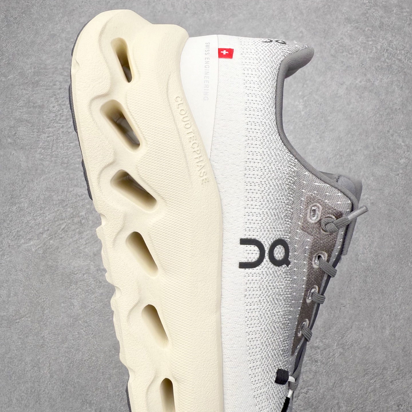 图片[6]-On昂跑 Cloudtilt 圆头系带减震耐磨低帮生活休闲鞋 此运动品牌 开创于2010年 缓震着陆、强效回弹、轻柔质感的设计构思始终是ON研制关键 与此同时基于“为全球提供革新性的跑步感受”信念 陆续推出了多款跑鞋及其以专业运动人体跑步工程学为设计关键的功能性跑步服饰设备 让跑者不费力气地畅快畅跑 尺码：36 36.5 37.5 38 38.5 39 40 40.5 41 42 42.5 43 44 44.5 45-选品中心