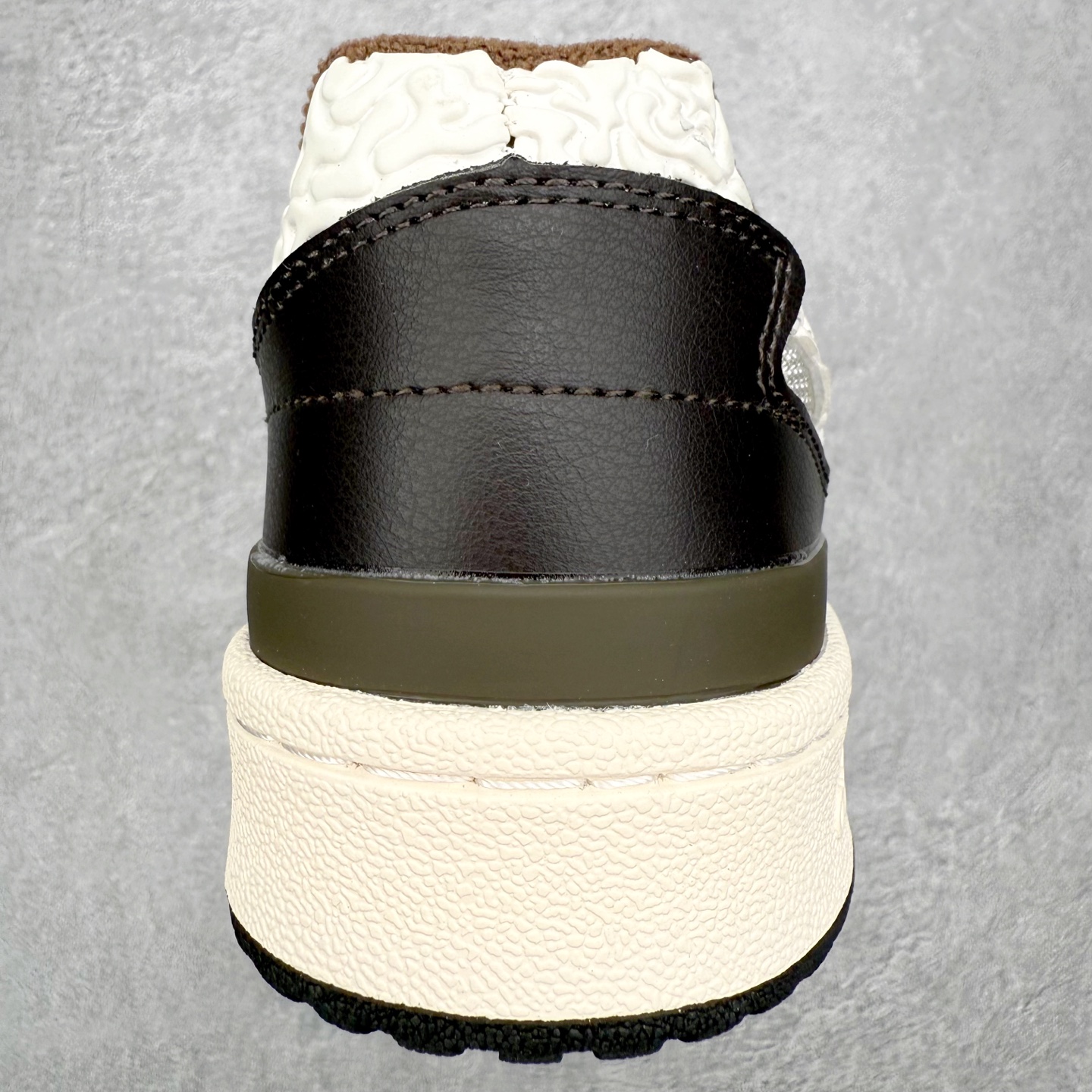 图片[8]-＃福利特价 AD Forum 84 Low OG 低帮百搭潮流休闲运动板鞋 以复古篮球鞋的外形为基础 采用皮革拼接 简约百搭 更加贴合舒适 中底内侧网格造型起到点睛之笔 外底橡胶 更显复古 尺码：36 36.5 37.5 38 38.5 39 40 40.5 41 42 42.5 43 44 44.5 45-选品中心