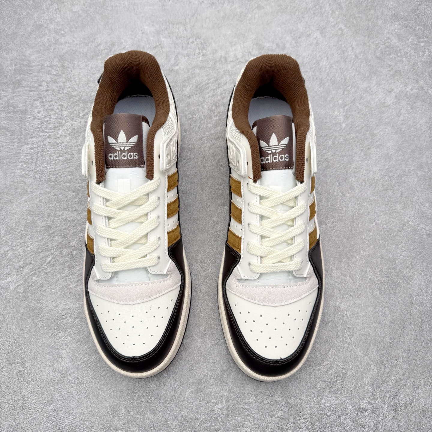 图片[2]-＃福利特价 AD Forum 84 Low OG 低帮百搭潮流休闲运动板鞋 以复古篮球鞋的外形为基础 采用皮革拼接 简约百搭 更加贴合舒适 中底内侧网格造型起到点睛之笔 外底橡胶 更显复古 尺码：36 36.5 37.5 38 38.5 39 40 40.5 41 42 42.5 43 44 44.5 45-选品中心