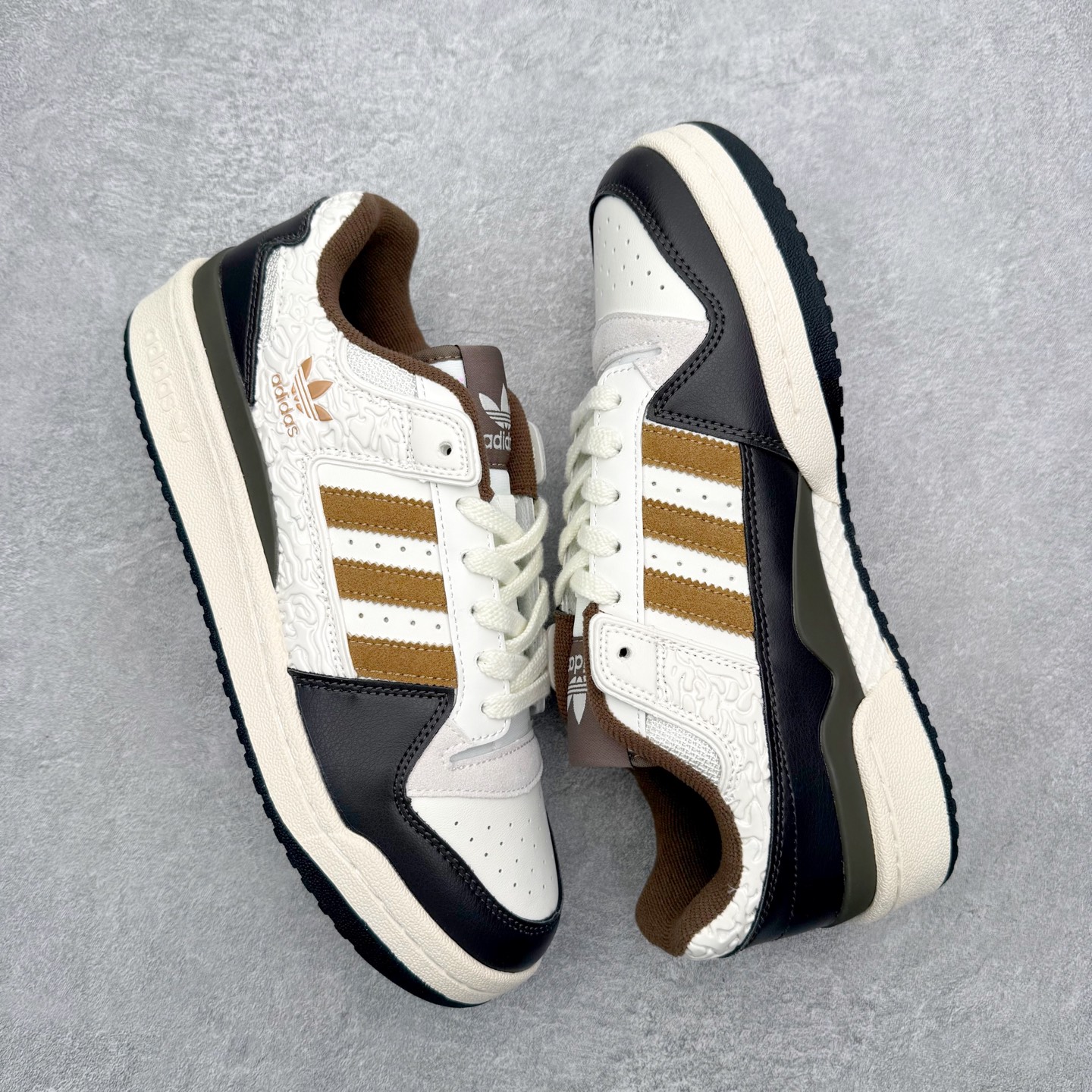 图片[3]-＃福利特价 AD Forum 84 Low OG 低帮百搭潮流休闲运动板鞋 以复古篮球鞋的外形为基础 采用皮革拼接 简约百搭 更加贴合舒适 中底内侧网格造型起到点睛之笔 外底橡胶 更显复古 尺码：36 36.5 37.5 38 38.5 39 40 40.5 41 42 42.5 43 44 44.5 45-选品中心