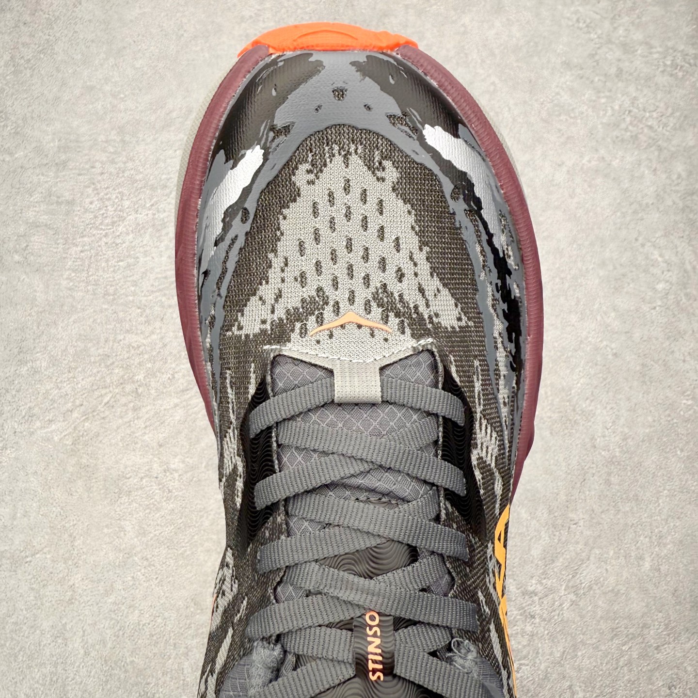 图片[4]-HOKA ONE ONE Stinson 7 ATR 斯廷森7代系列低帮全地形厚底轻量运动越野跑鞋 HOKA ONE ONE总是以独特的方式 Stinson ATR 主打整个HOKA系列中最出色最厚中底设计 堪称名副其实的“减震王” 这一款多功能全地形跑鞋采用以废旧塑料制成的尤尼菲 Reprieve再生面料 比其前代产品的重量更轻、稳定性更高 与鞋带一体化设计的全新孔眼可提供独立的支撑 精心打磨的后跟鞋口圈可带来松软契合的舒适脚感 而紧密分布的凸耳则可以确保绝佳的稳定性 尺码：36 36.5 37.5 38 38.5 39 40 40.5 41 42 42.5 43 44 44.5 45-选品中心