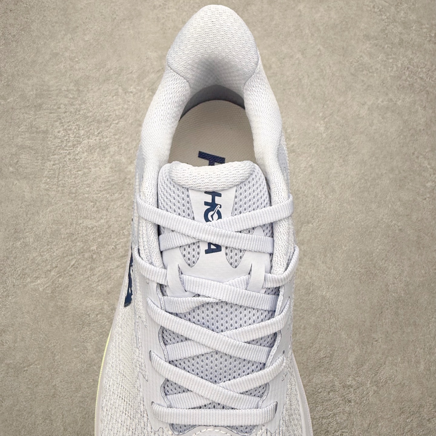 图片[5]-HOKA ONE ONE Challenger ATR 8 挑战者八代轻便耐磨防滑跑步鞋 新一代Challenger泡棉中底减重10% 增加3mm强化缓震、打造Q弹脚感 后跟采用延伸设计 加强跟腱保护、便于穿脱 搭配环保工程网布增加透气、短靴细节防止碎石进入 重新设计的大底以轮胎刻纹为灵感 以更密集的全大底水波刻纹 搭配加大面积的高耐磨橡胶与4mm大刻纹设计 增加整体抓地力与稳定性 尺码：36 36.5 37.5 38 38.5 39 40 40.5 41 42 42.5 43 44 44.5 45-选品中心