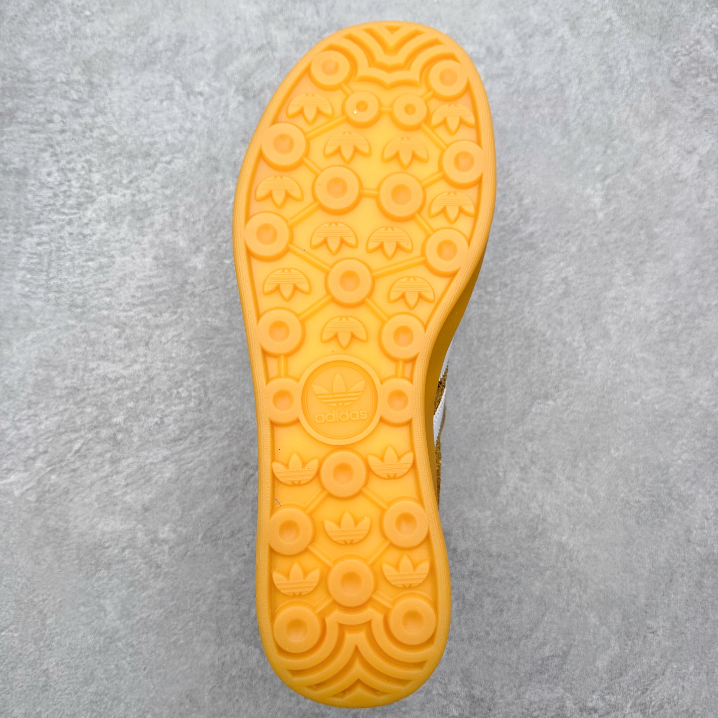 图片[9]-AD Gazelle Indoor Trainers 羚羊内训系列低帮复古百搭休闲运动德训风板鞋 JR1266 90年代经典的复刻版！自60年代以足球训练鞋面世以来,Gazelle就以其经典设计席卷全球。1991年版本的复刻,再造经典Gazelle。采用皮革打造,搭配浊色细节,让这款经典更加简约。尺码：36 36⅔ 37⅓ 38 38⅔ 39⅓ 40 40⅔ 41⅓ 42 42⅔ 43⅓ 44⅓ 44⅔ 45-选品中心